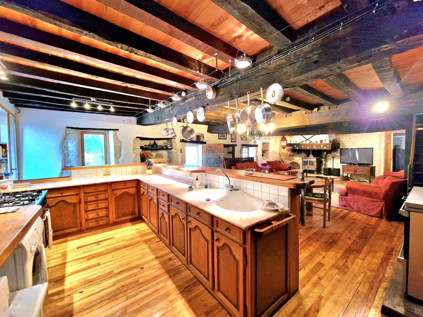 Charming Property Ensemble in a Picturesque Hamlet Setting, Aquitaine – France – BVI79097