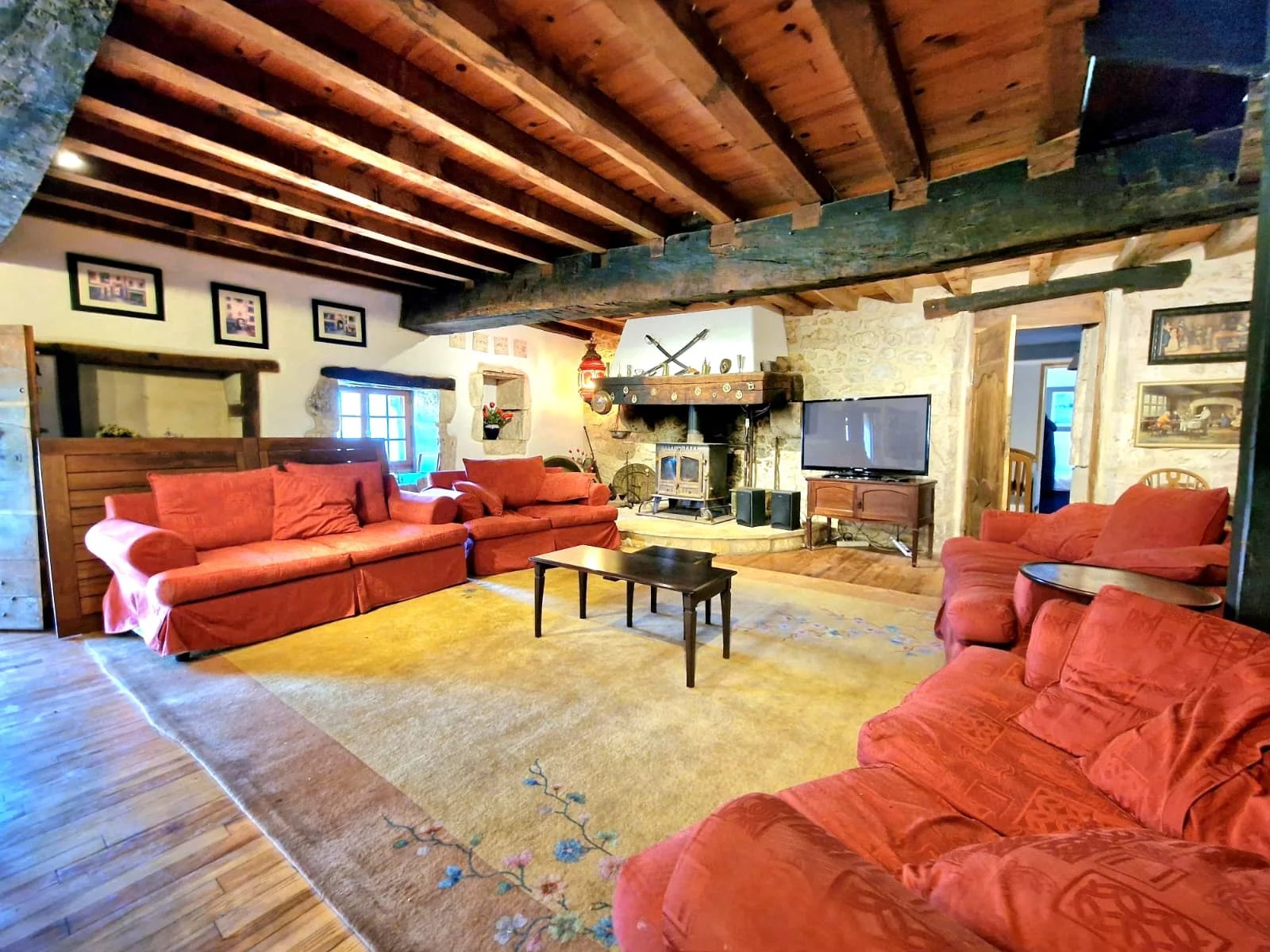 Charming Property Ensemble in a Picturesque Hamlet Setting, Aquitaine – France – BVI79097
