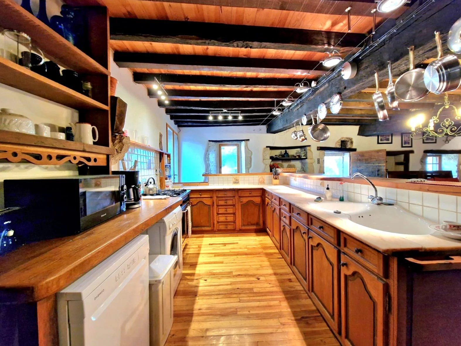 Stone Farmhouse with guest annex, lake and pool, Aquitaine – France – BVI79347