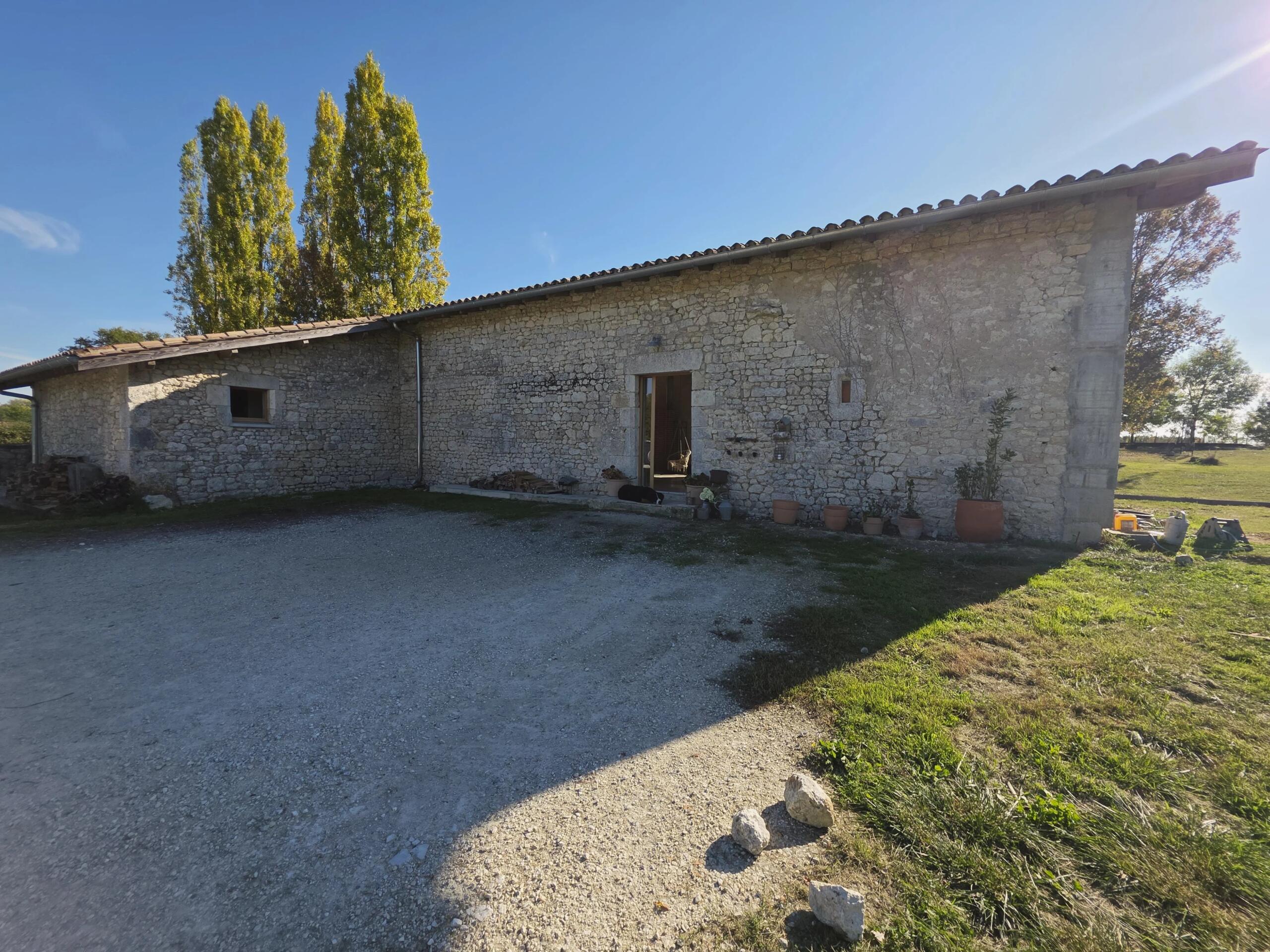 Two houses nestled in nature, on a vast 2-hectare plot, Aquitaine – France – BVI83063