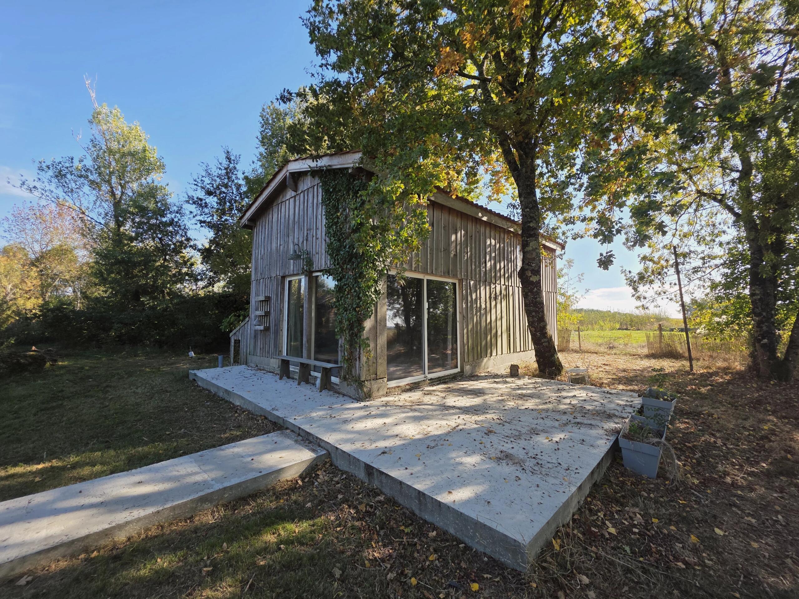 Two houses nestled in nature, on a vast 2-hectare plot, Aquitaine – France – BVI83063