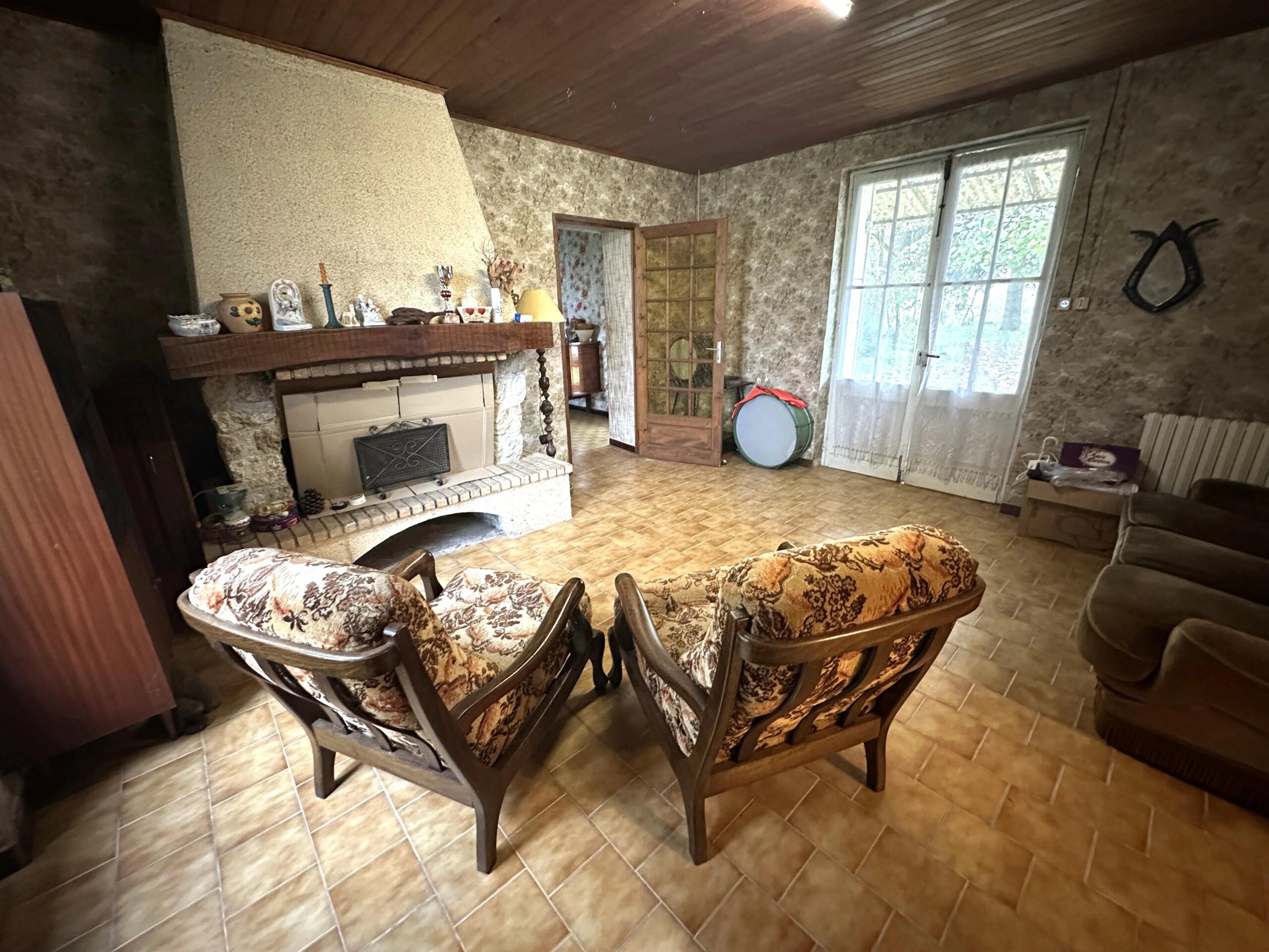 Old Farmhouse with Outbuildings and 3 Ha – Sainte-Foy-la-Grande Area, Aquitaine – France – BVI79175