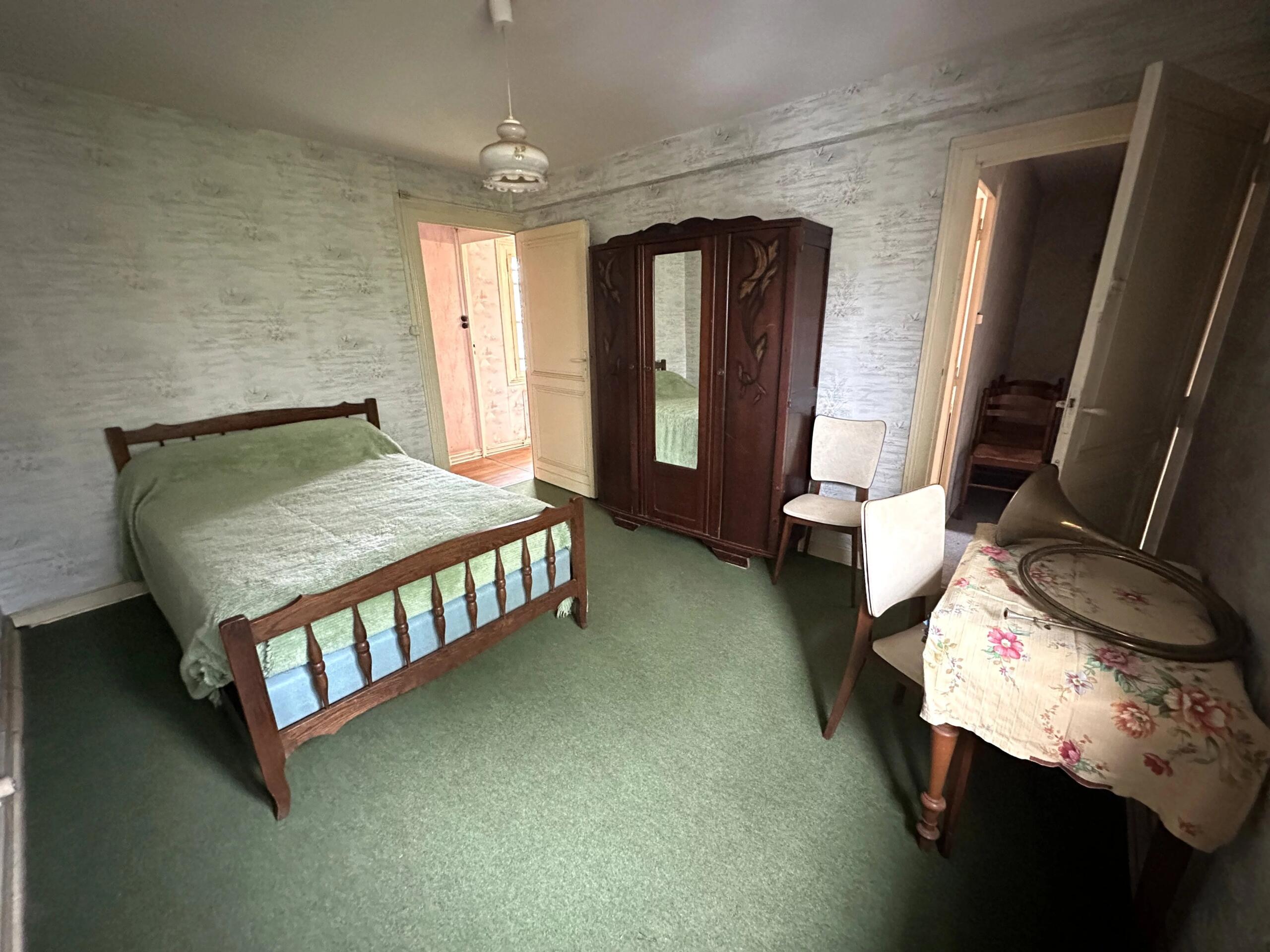 Old Farmhouse with Outbuildings and 3 Ha – Sainte-Foy-la-Grande Area, Aquitaine – France – BVI79175