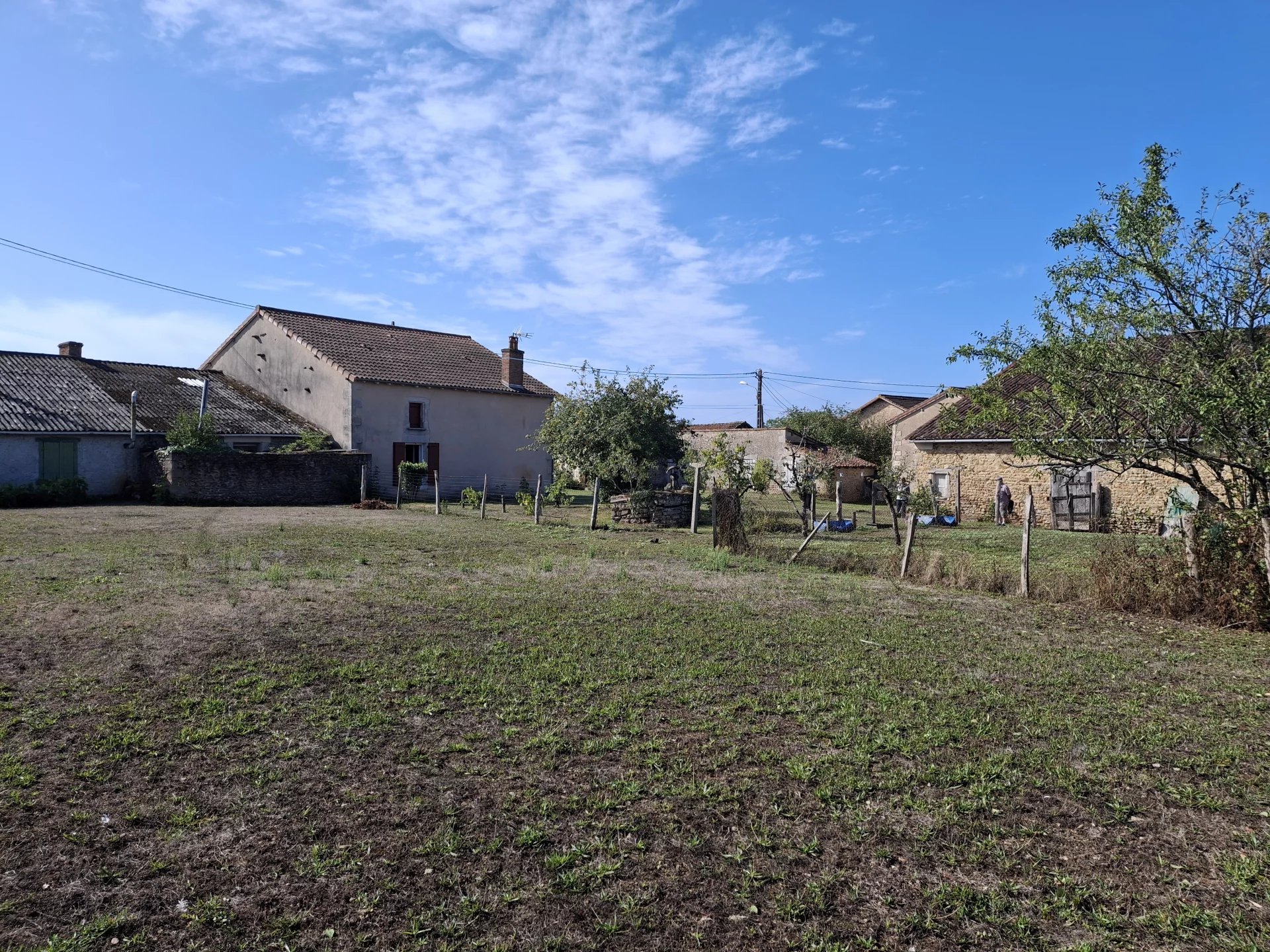 Village house to modernise with barn and outbuildings PLUS a separate cottage to renovate, Poitou-Charentes – France – BVI82516