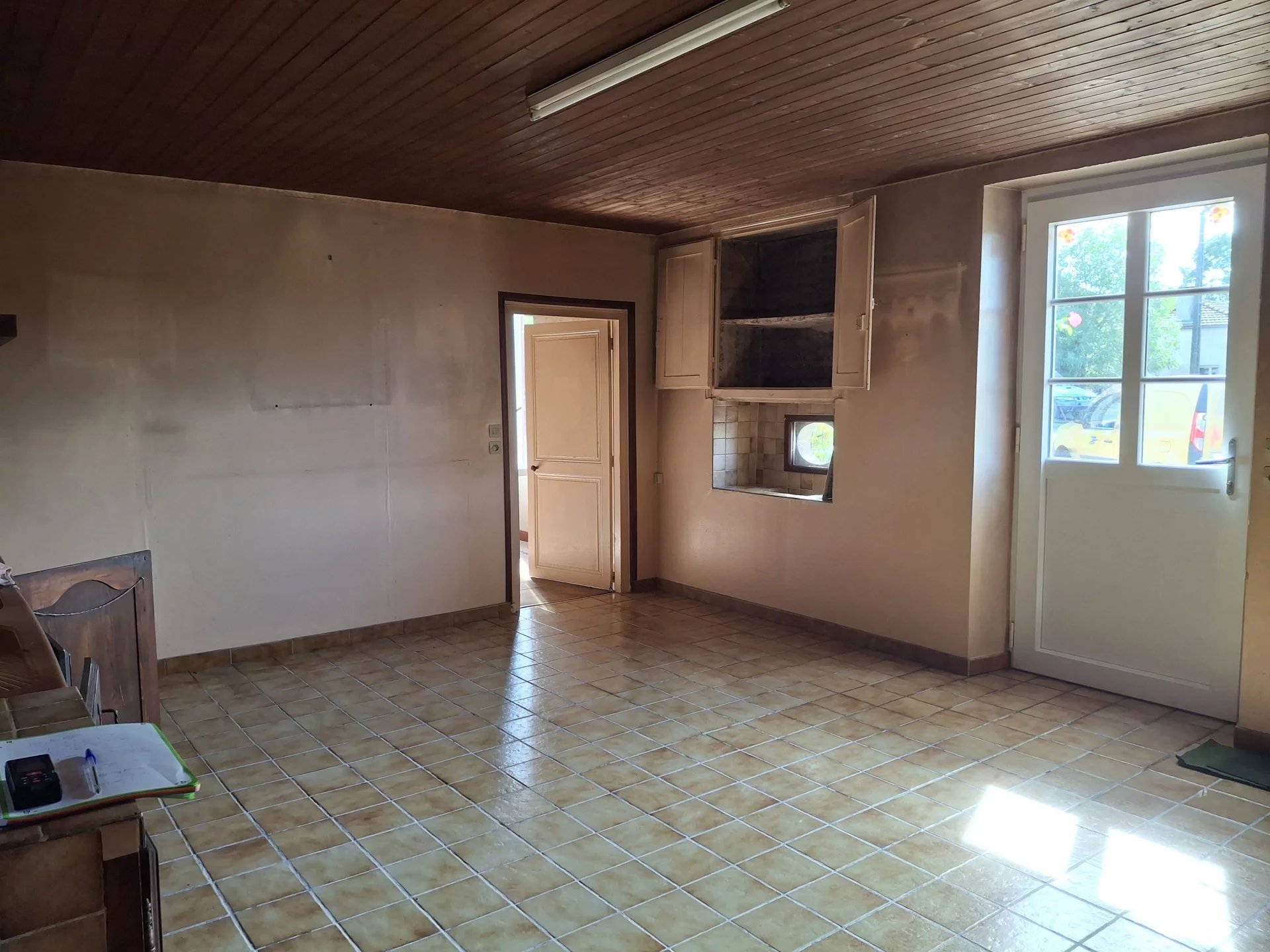 Village house to modernise with barn and outbuildings PLUS a separate cottage to renovate, Poitou-Charentes – France – BVI82516