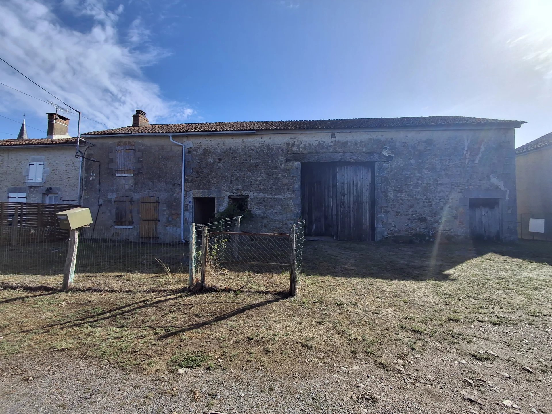 Village house to modernise with barn and outbuildings PLUS a separate cottage to renovate, Poitou-Charentes – France – BVI82516