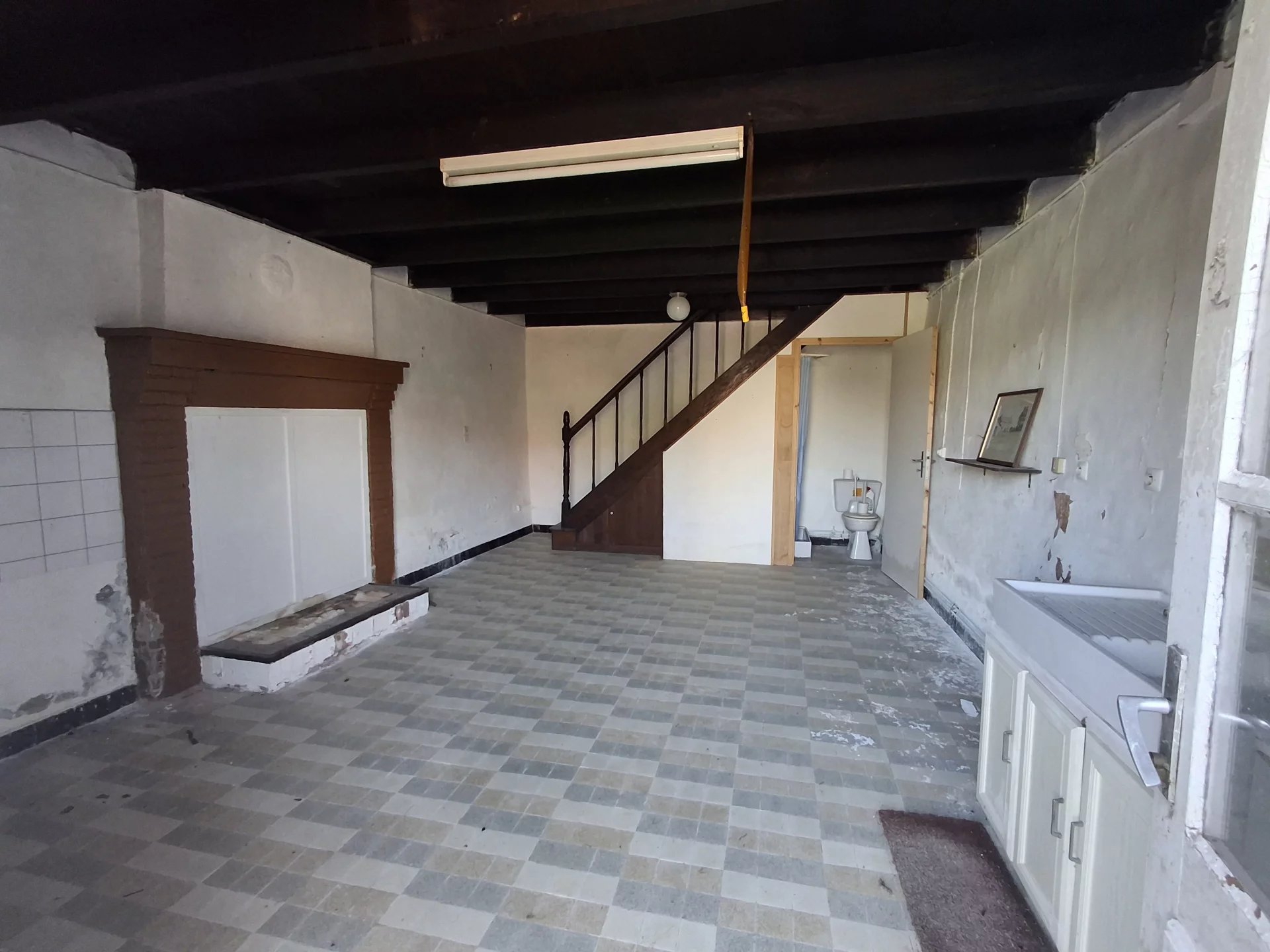 Village house to modernise with barn and outbuildings PLUS a separate cottage to renovate, Poitou-Charentes – France – BVI82516