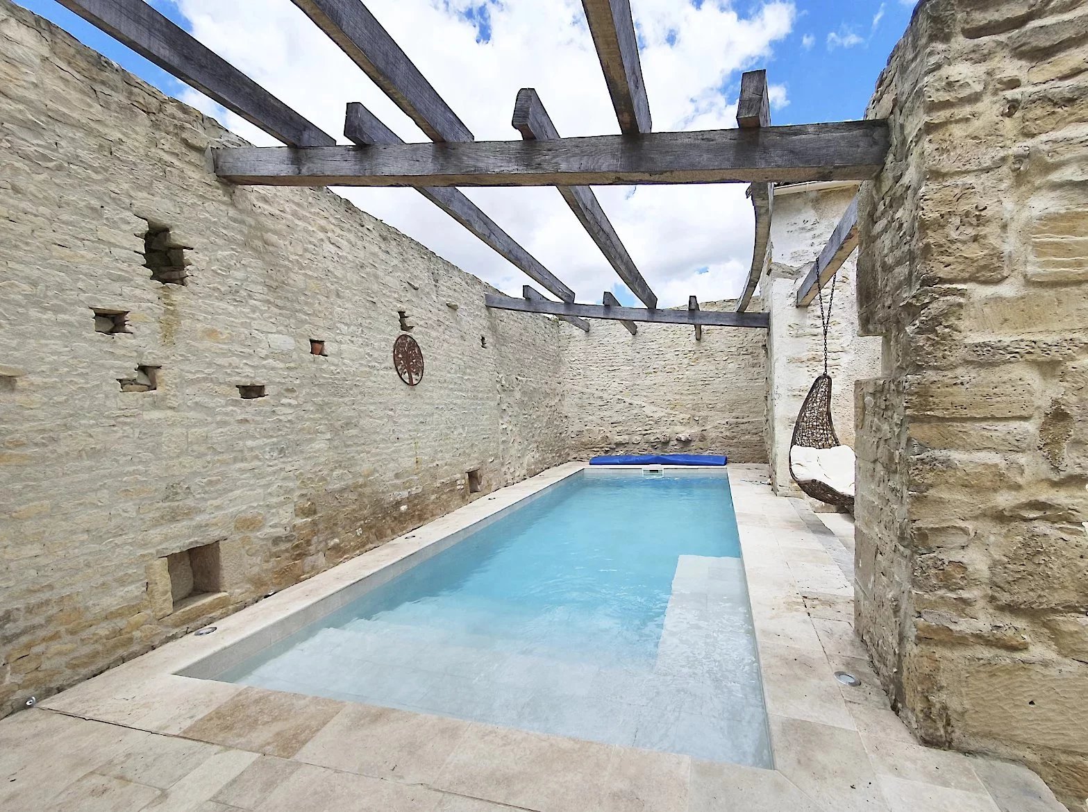 Charming Stone House with Three Bedrooms and Two Bathrooms, Poitou-Charentes – France – BVI83714