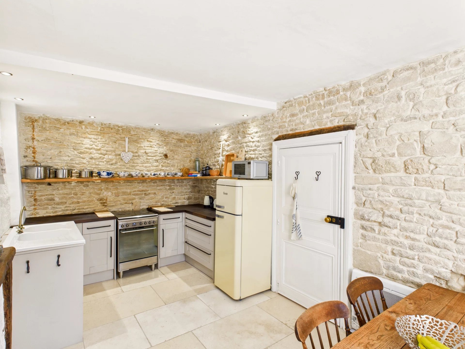 Charming Stone House with Three Bedrooms and Two Bathrooms, Poitou-Charentes – France – BVI83714