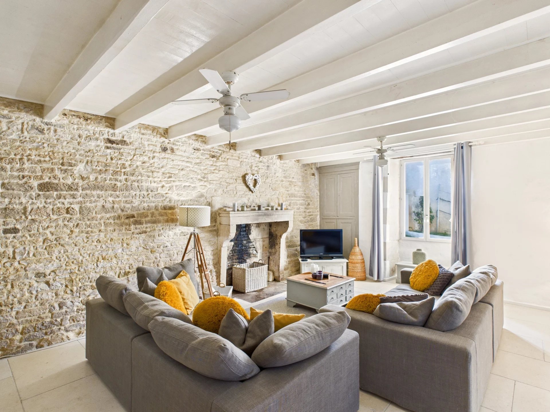 Charming Stone House with Three Bedrooms and Two Bathrooms, Poitou-Charentes – France – BVI83714