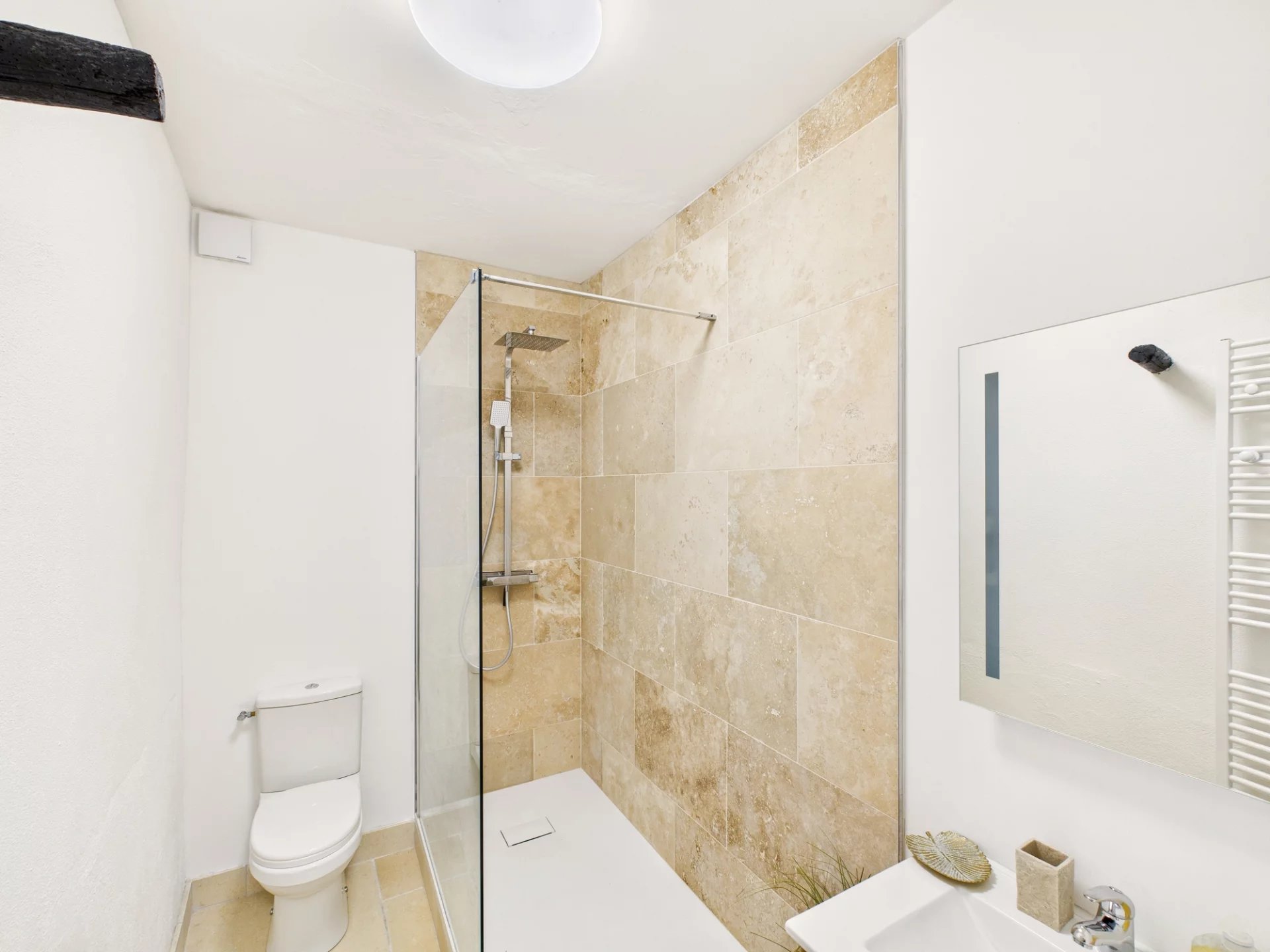 Charming Stone House with Three Bedrooms and Two Bathrooms, Poitou-Charentes – France – BVI83714