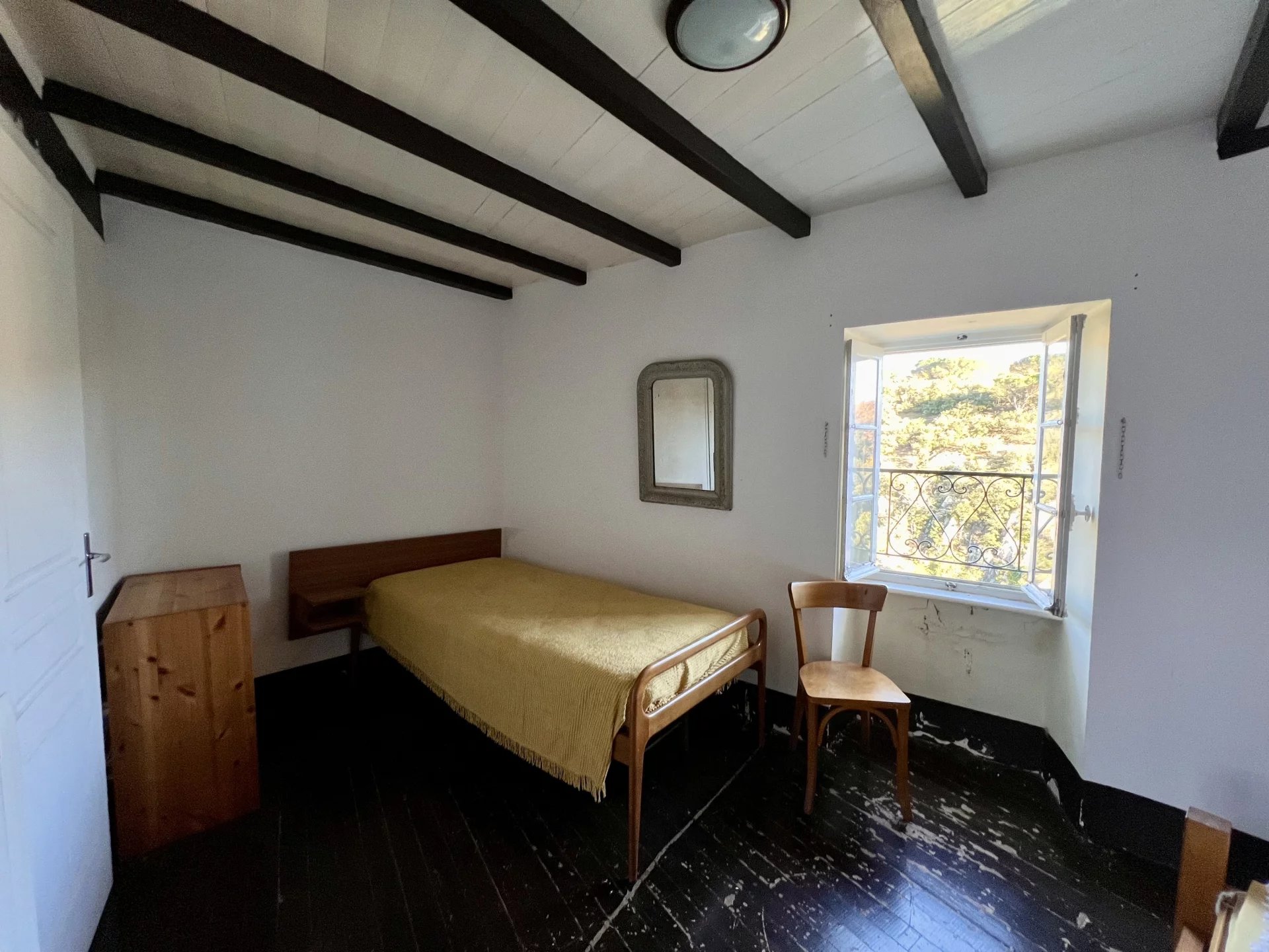 An historic hideaway with remarkable view, Languedoc-Roussillon – France – BVI83792