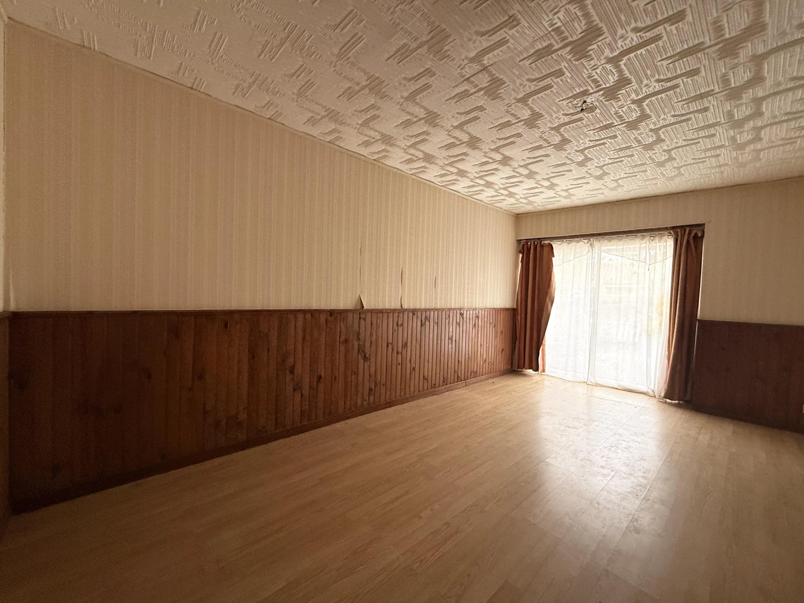 Renovation project with 2 bedrooms, outbuildings, and a garage, Poitou-Charentes – France – BVI83869