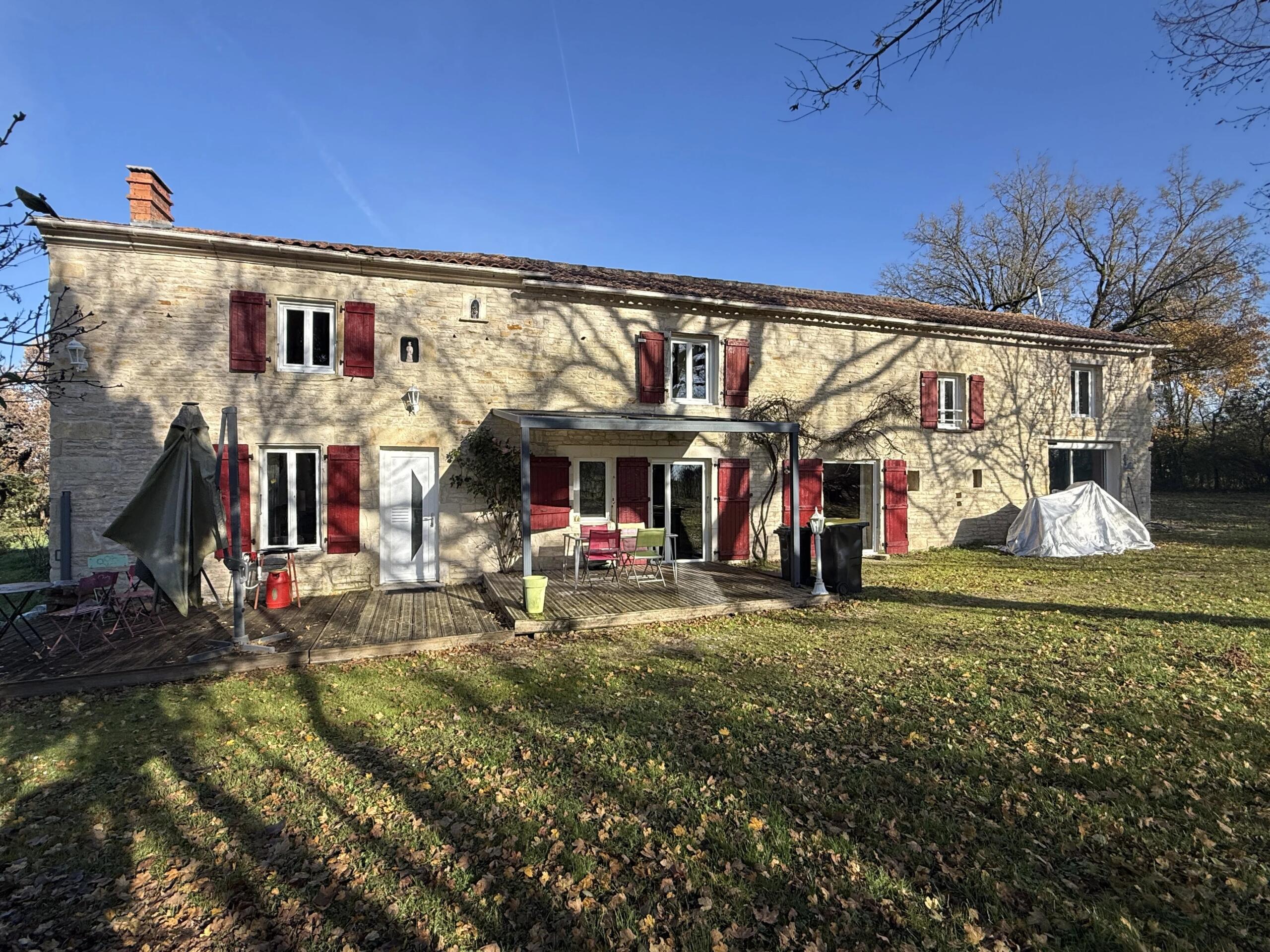 A large character property with an annex, outbuildings, and a fabulous view, Poitou-Charentes – France – BVI83901