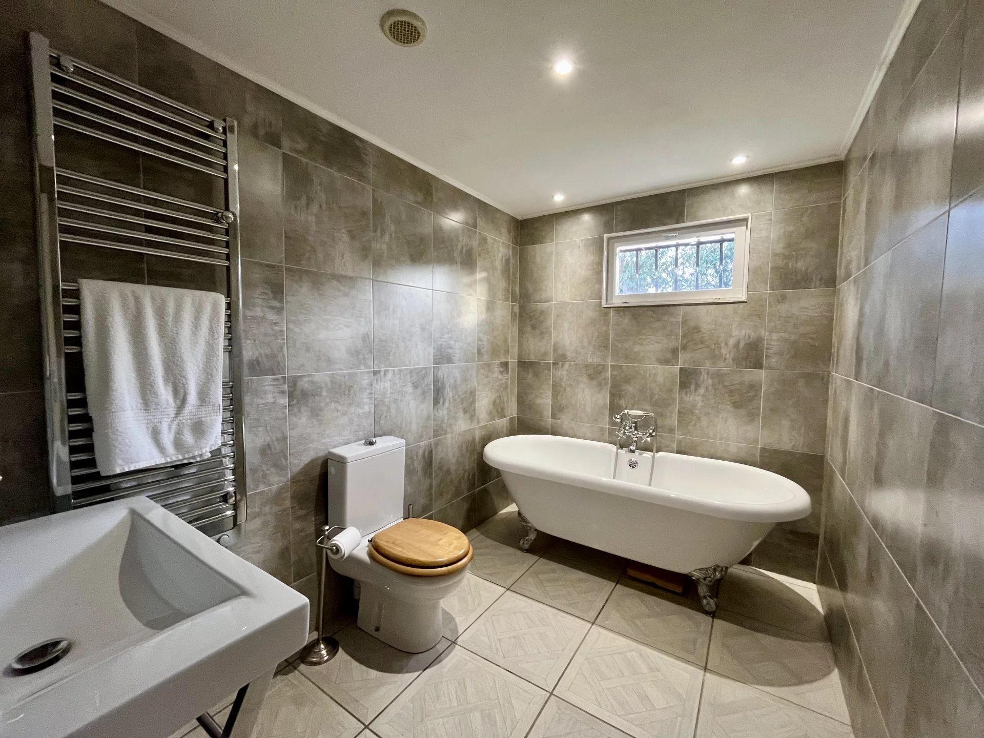 Beautiful property complex combining comfort, tranquillity and nature!, Poitou-Charentes – France – BVI83199