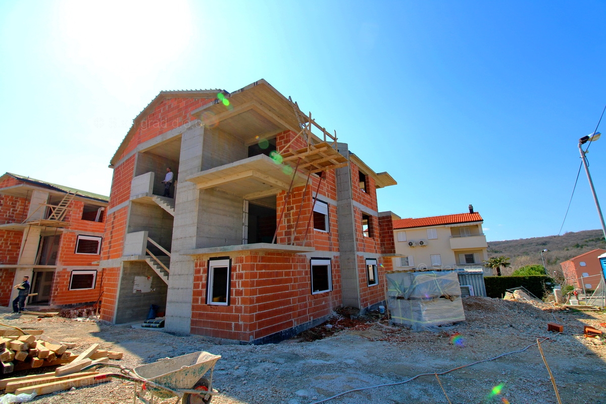 2 bedroom apartment in Dobrinj, Croatia – 102555