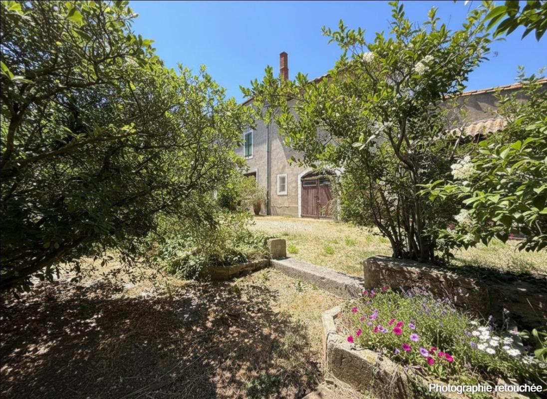 8 bedroom demeure in Moux, Aude, France