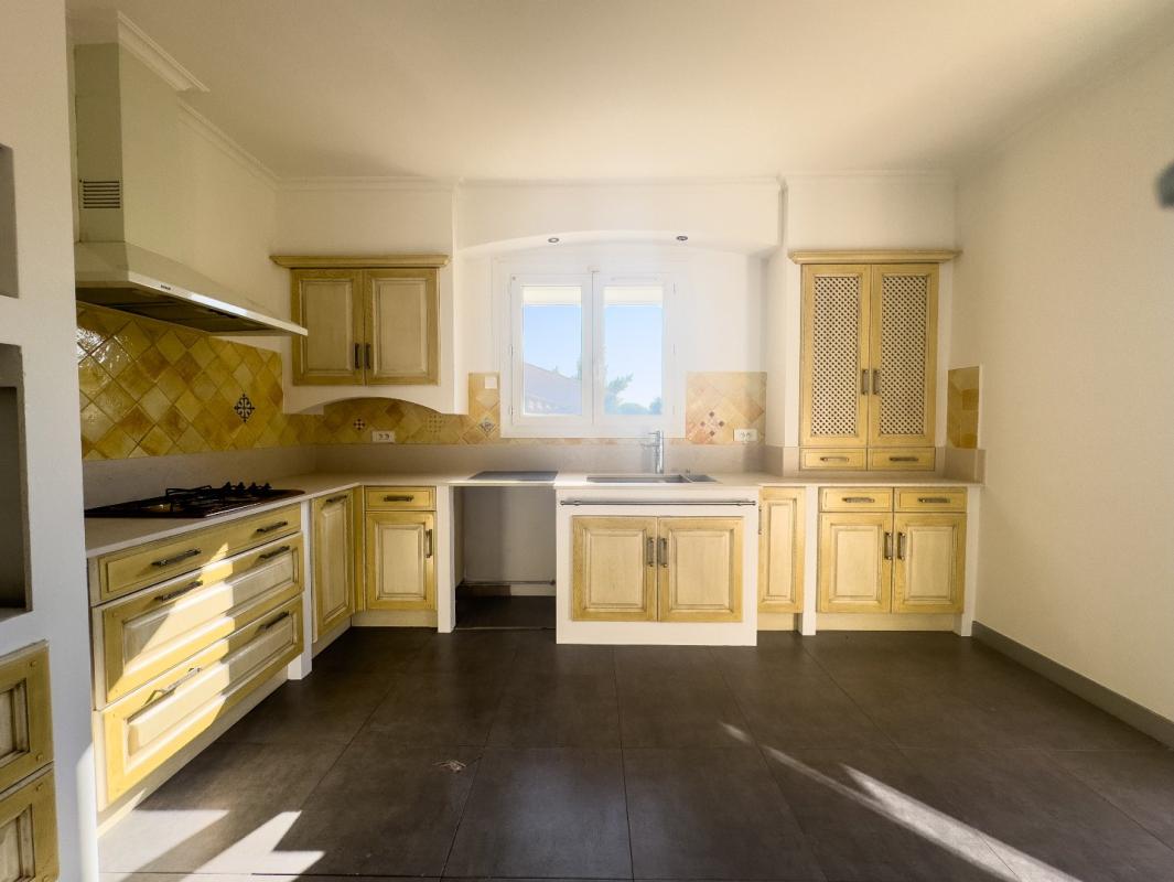 5 bedroom maison de village in Boujan Sur Libron, Hérault, France