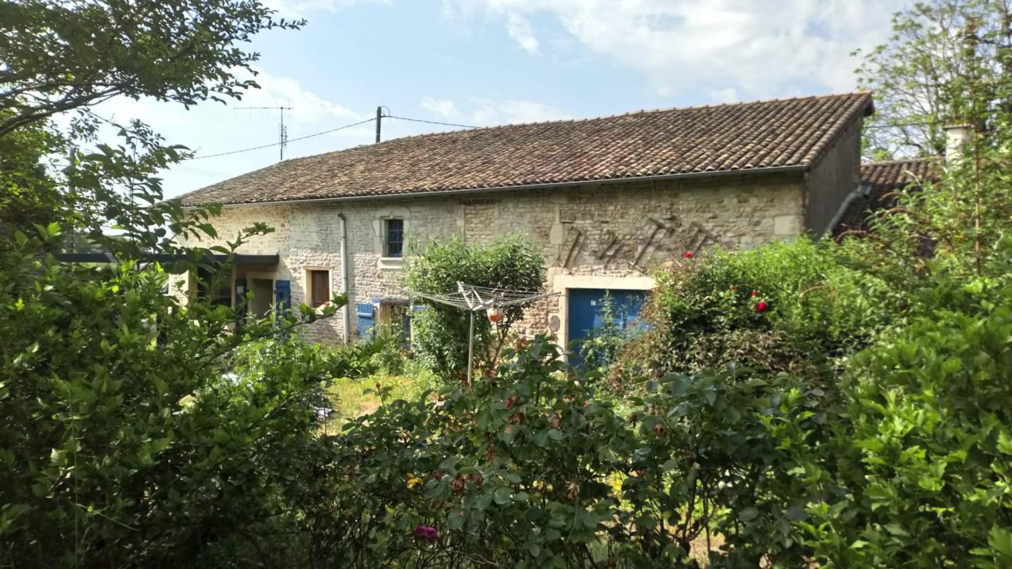 3 bedroom maison de campagne in Clussais La Pommeraie, Deux-Sèvres, France – 1201878955