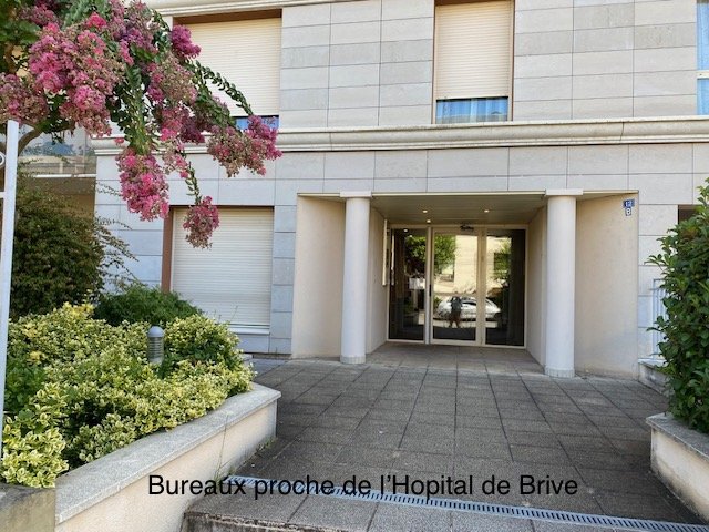 bureau in Brive La Gaillarde, Corrèze, France – 3250607459274F4A