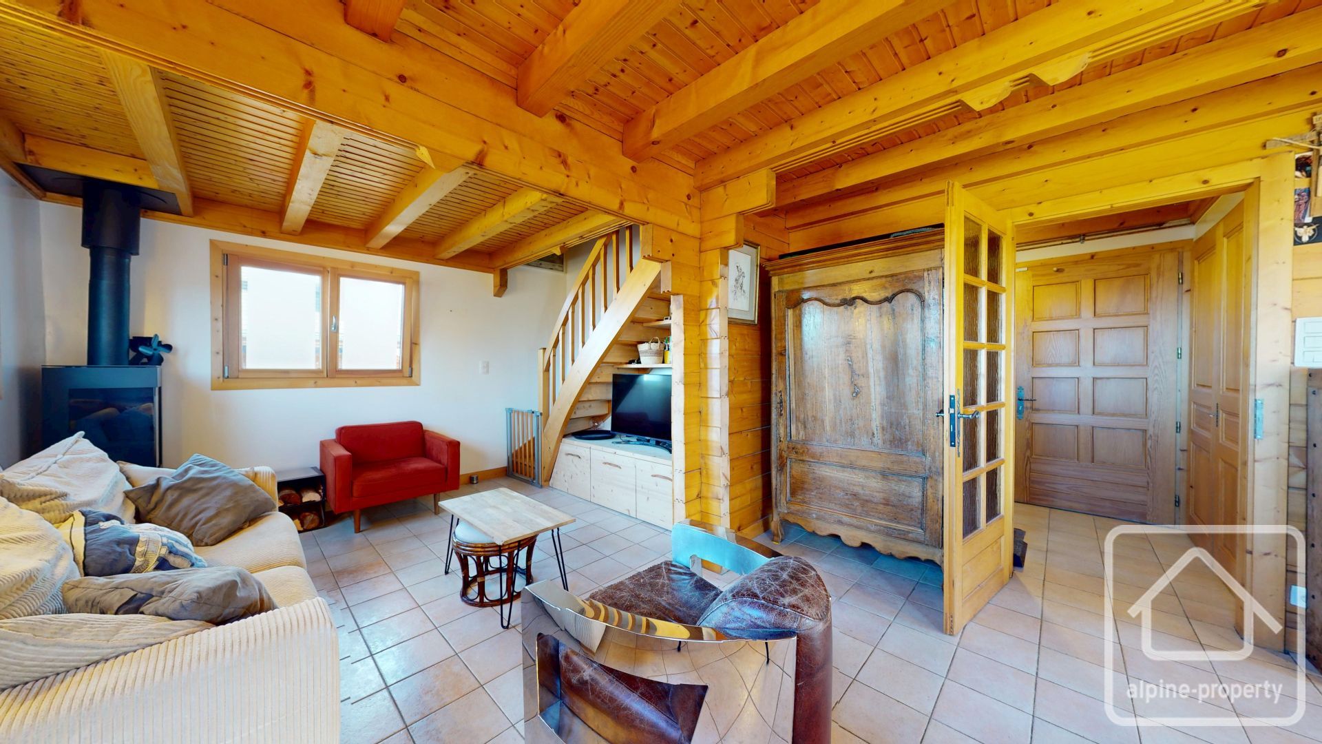 Renovated Chalet, 4 Bedrooms, 2 Bathrooms, Panoramic View, South-west Facing, Garage And Garden. – OXALIS