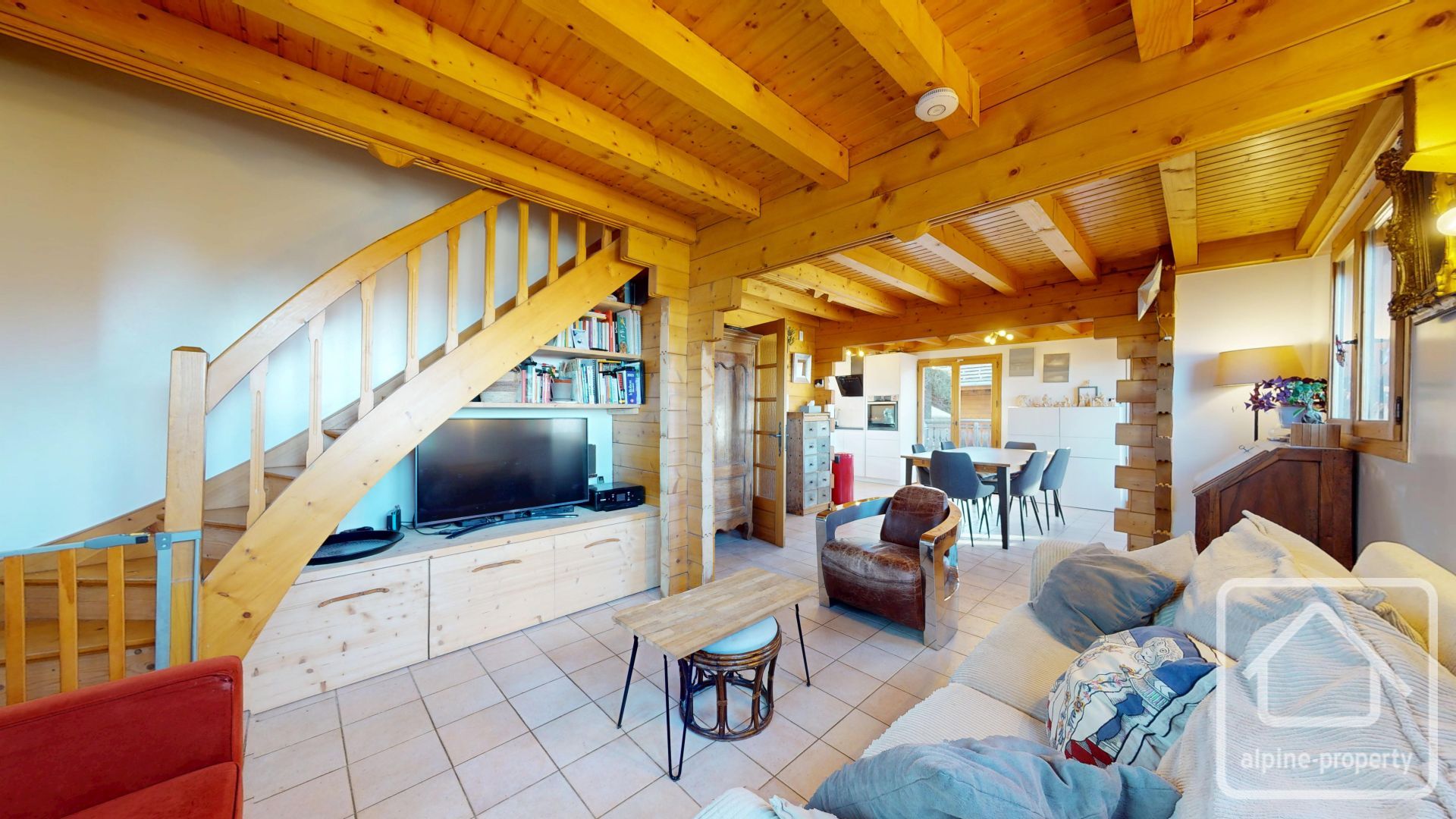 Renovated Chalet, 4 Bedrooms, 2 Bathrooms, Panoramic View, South-west Facing, Garage And Garden. – OXALIS