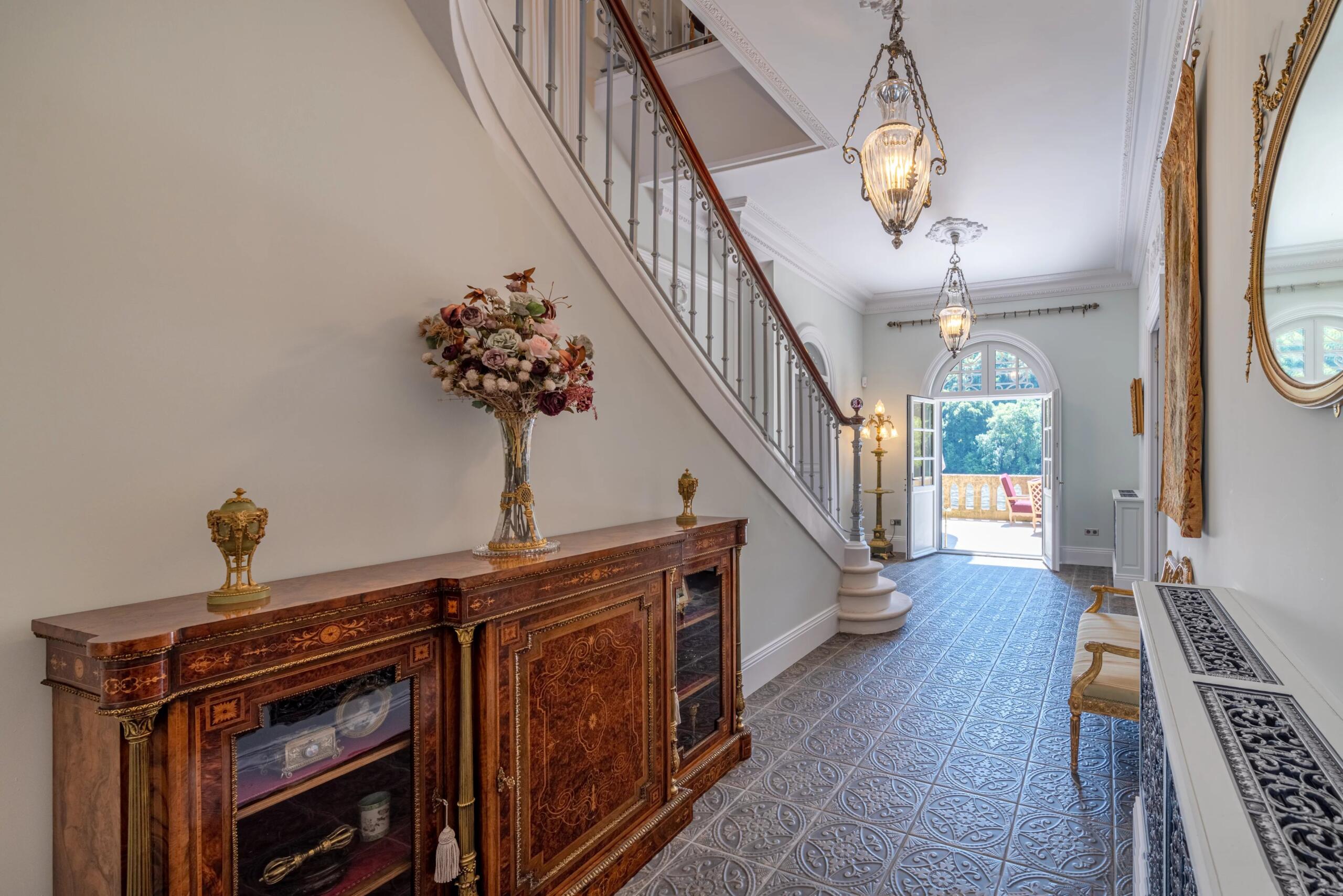 Exquisitely renovated 13th Century chateau with stunning views over the river Dordogne, Aquitaine – France – BVI79255