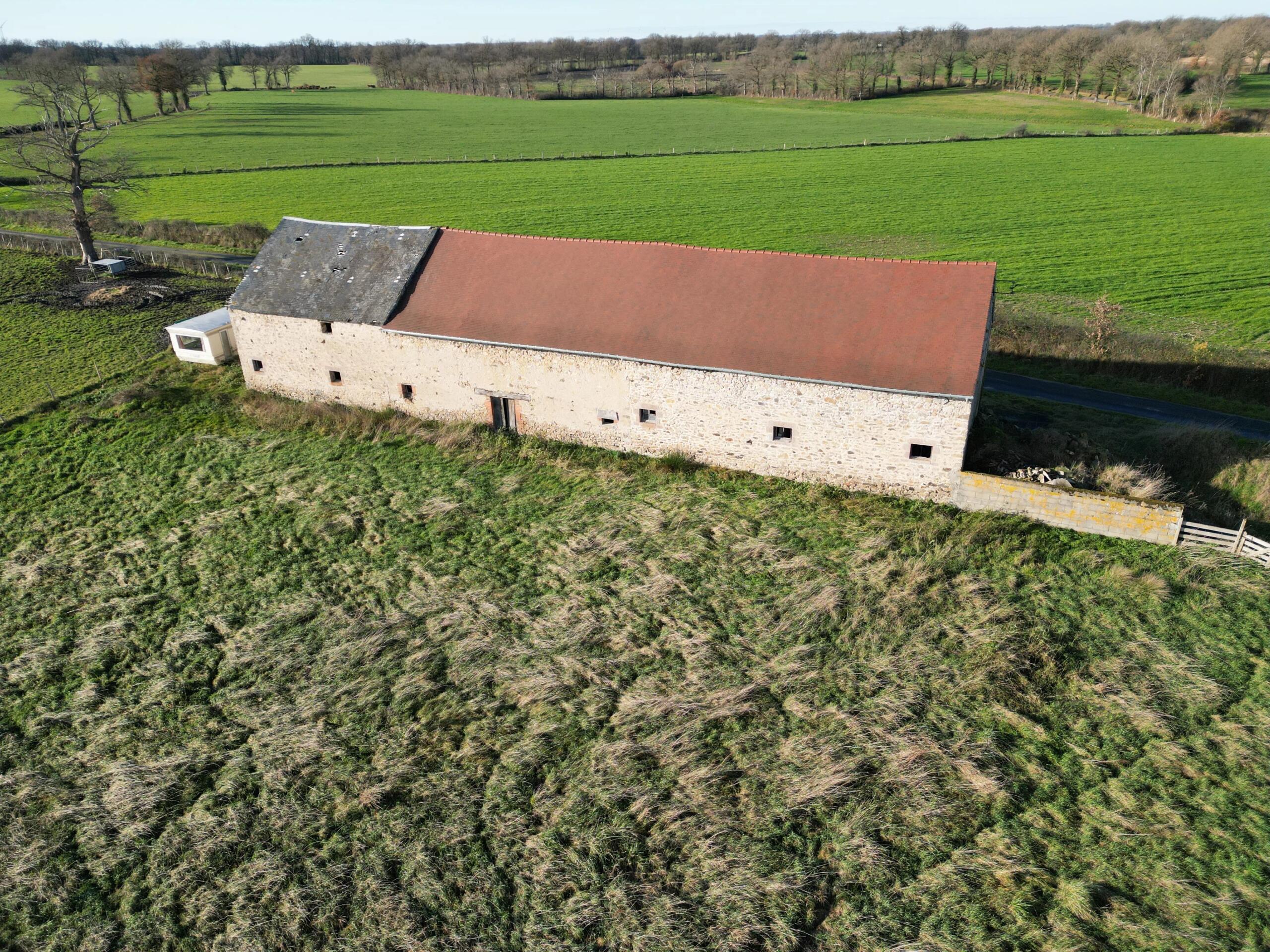 Barns for possible renovation, with over 5500m² of land, Limousin – France – BVI83963