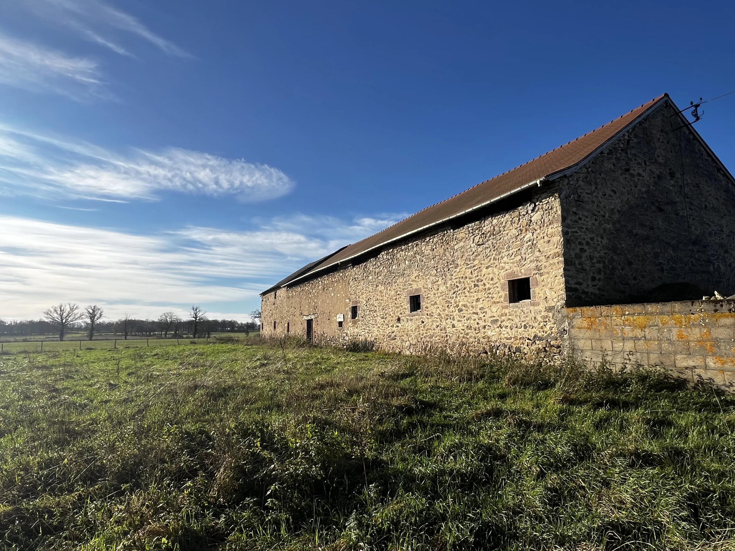 Barns for possible renovation, with over 5500m² of land, Limousin – France – BVI83963