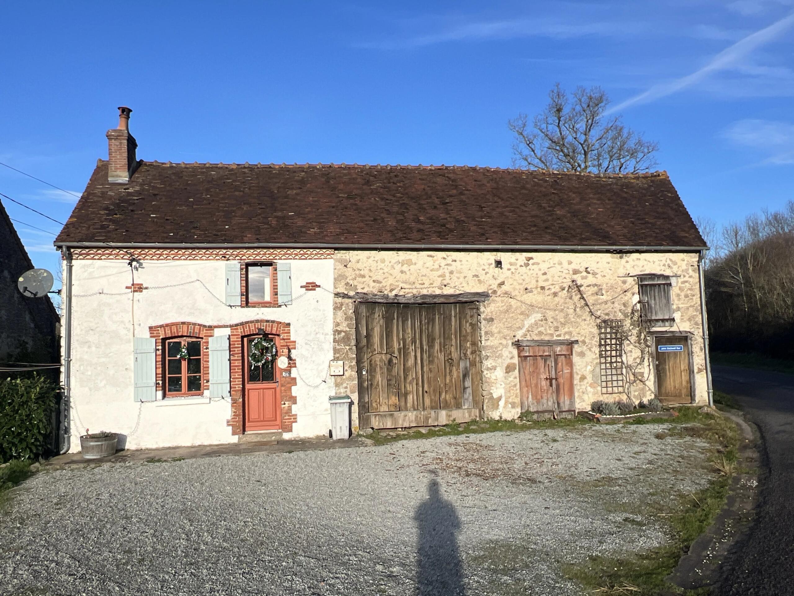 Charming detached two bedroom village house with large barn, Limousin – France – BVI83942