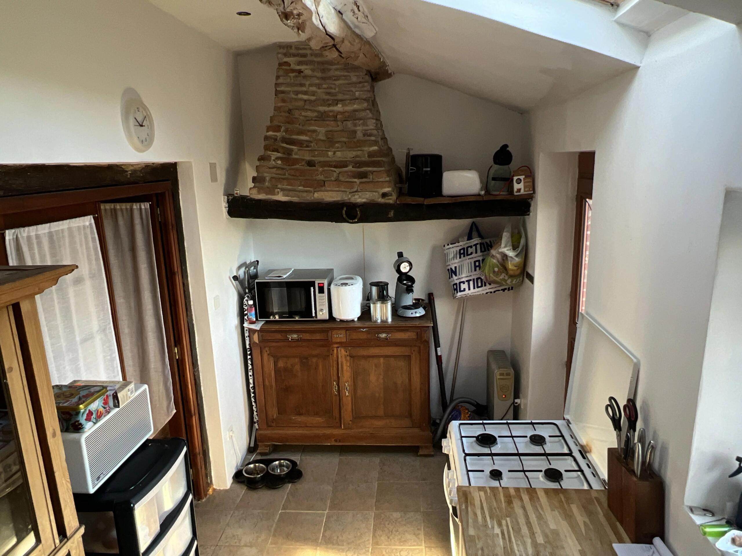 Charming detached two bedroom village house with large barn, Limousin – France – BVI83942