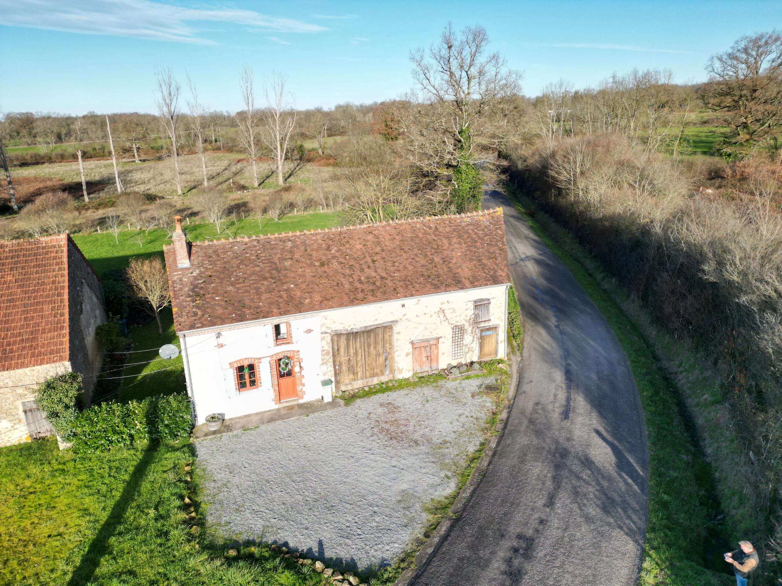 Charming detached two bedroom village house with large barn, Limousin – France – BVI83942