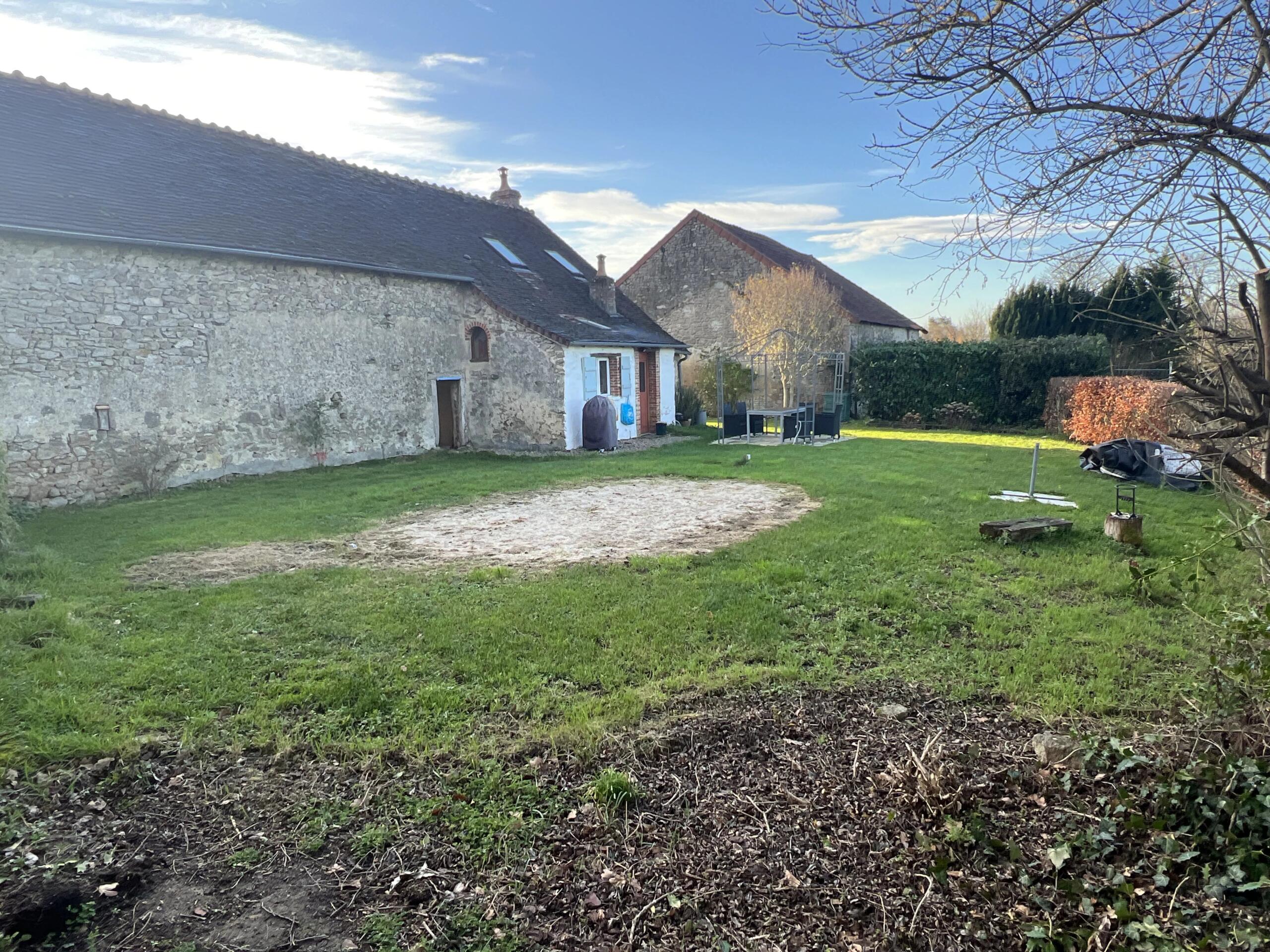 Charming detached two bedroom village house with large barn, Limousin – France – BVI83942