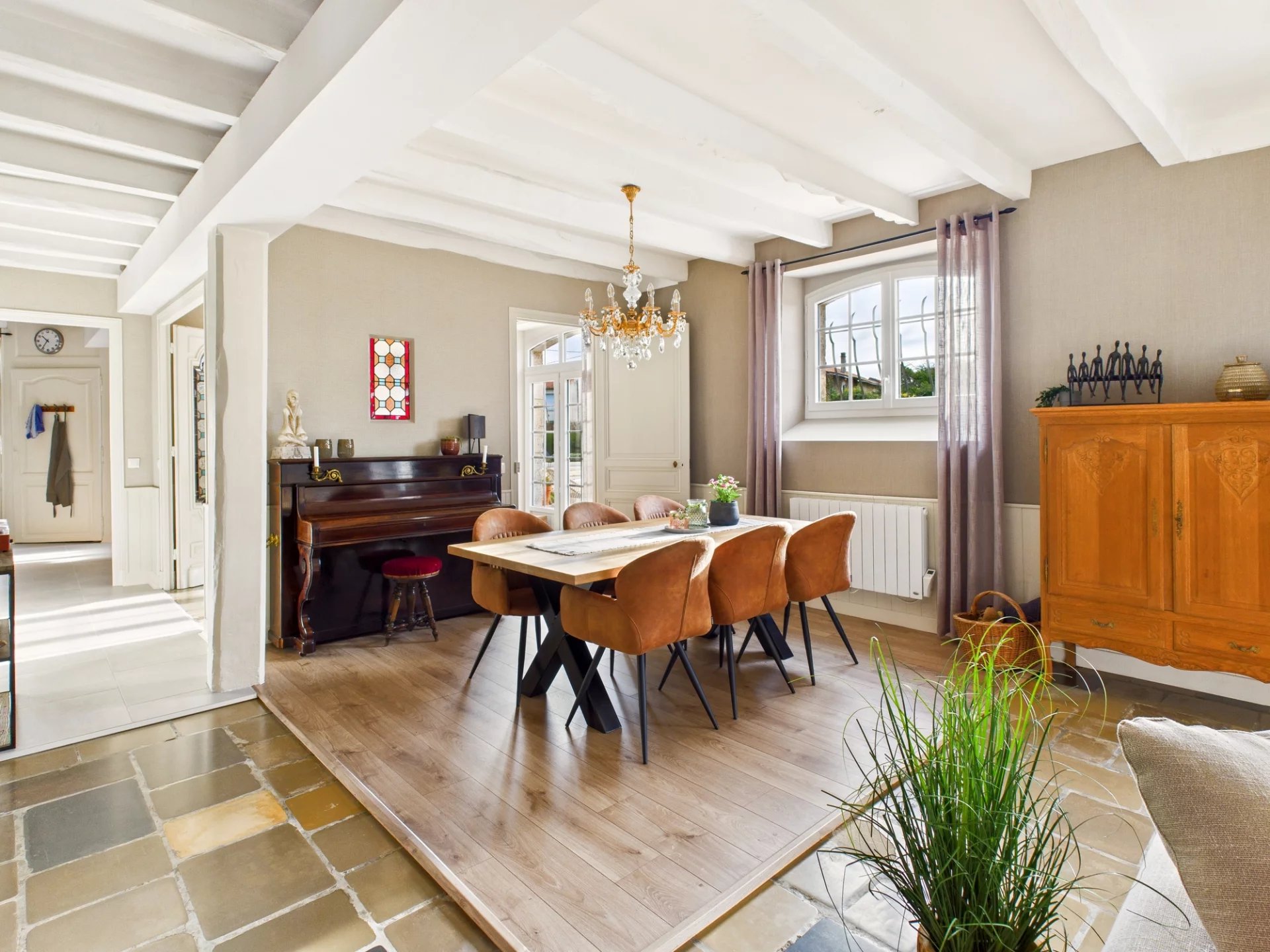 Beautifully renovated ancien relais de poste with adjoining barns and pool, Poitou-Charentes – France – BVI82691