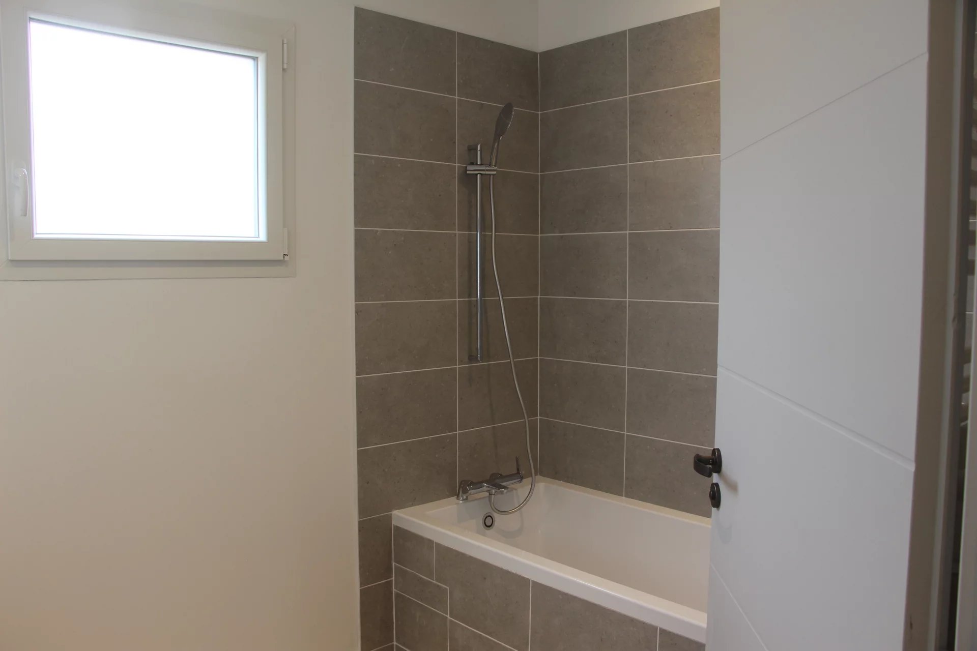 The Perfect Family Home — Modern, Spacious and Ready to Move Into, Midi-Pyrénées – France – BVI81760