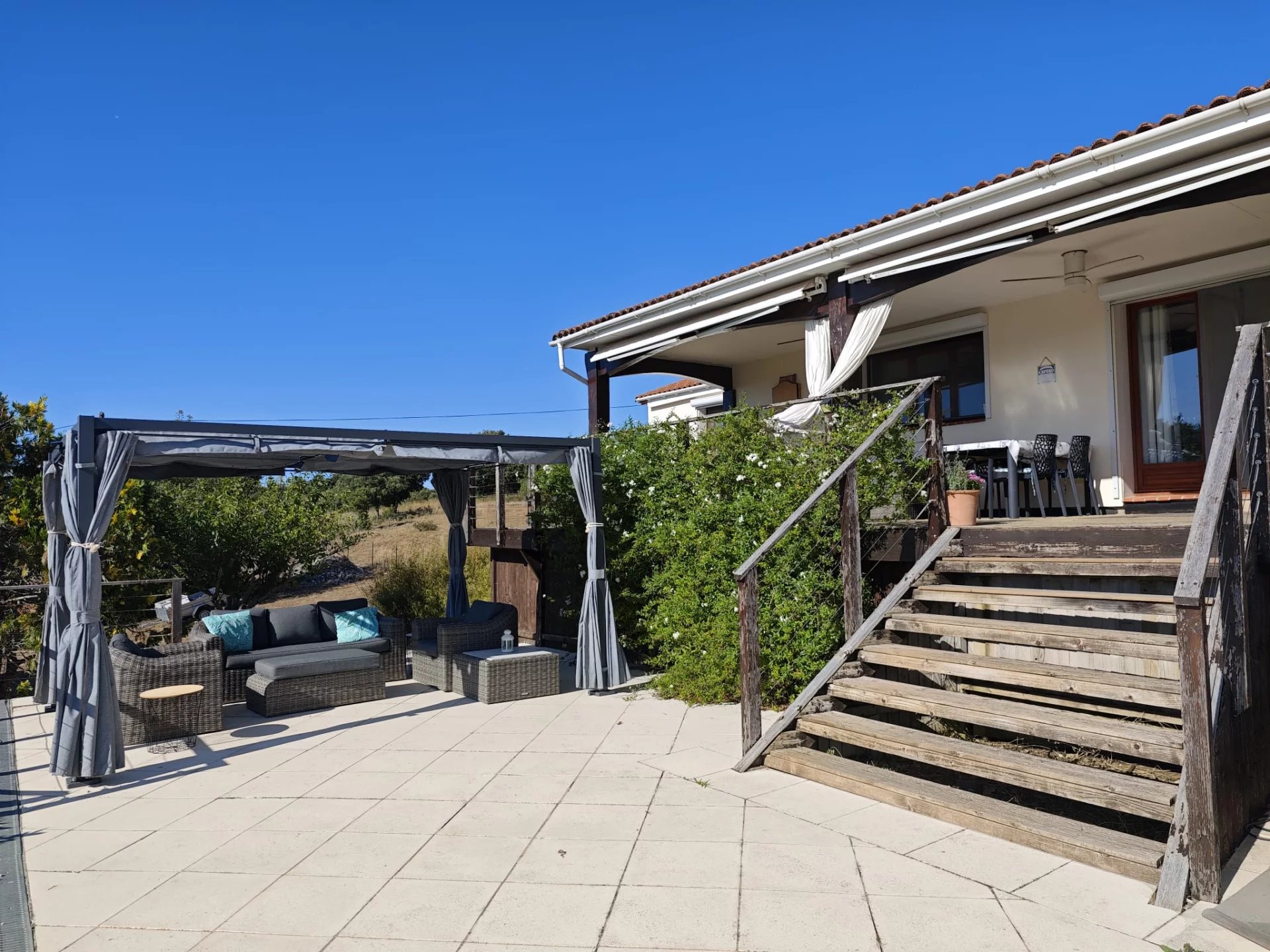 Granes: Contemporary single storey villa with the most stunning views, Languedoc-Roussillon – France – BVI81825