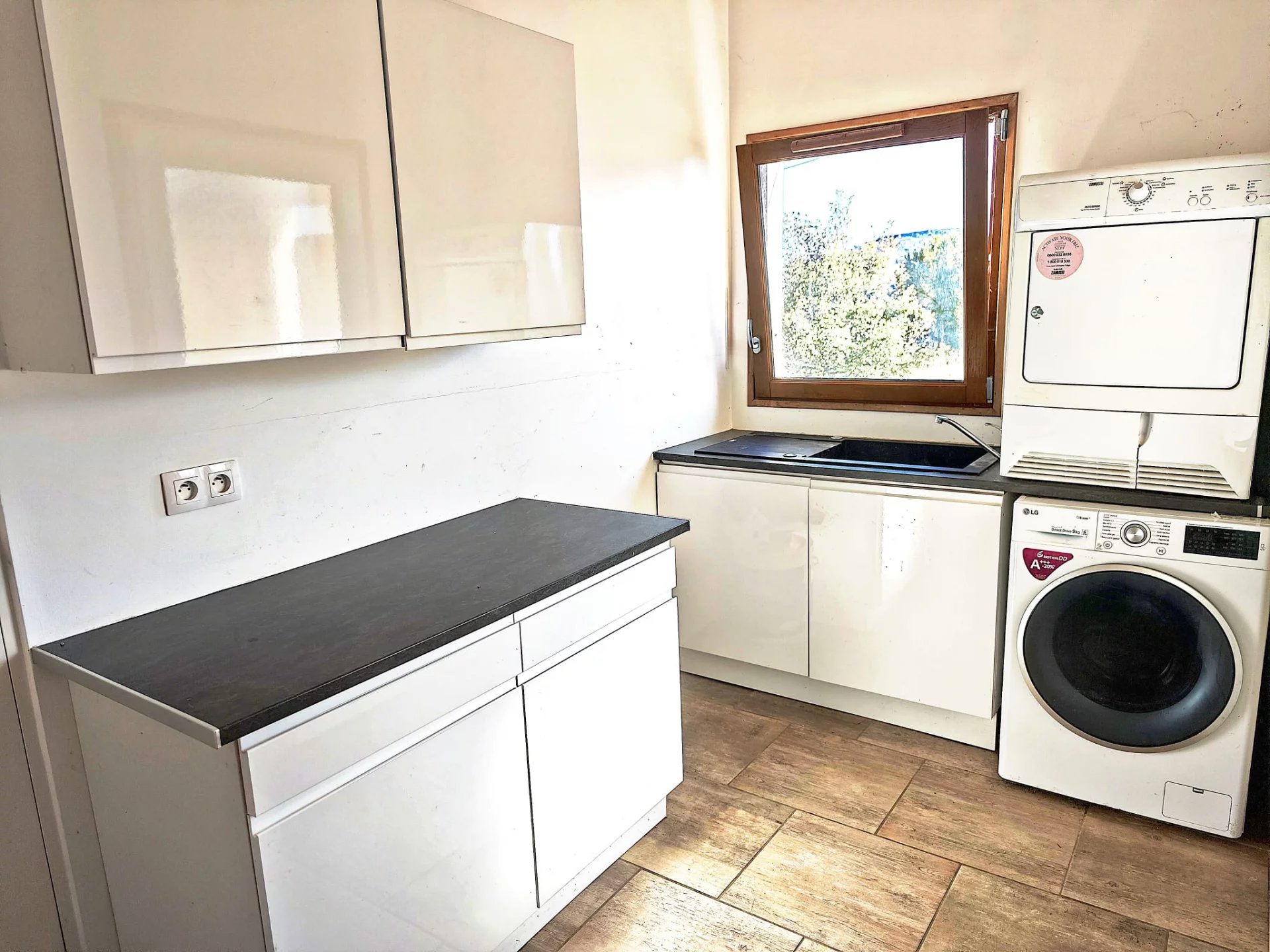 Granes: Contemporary single storey villa with the most stunning views, Languedoc-Roussillon – France – BVI81825