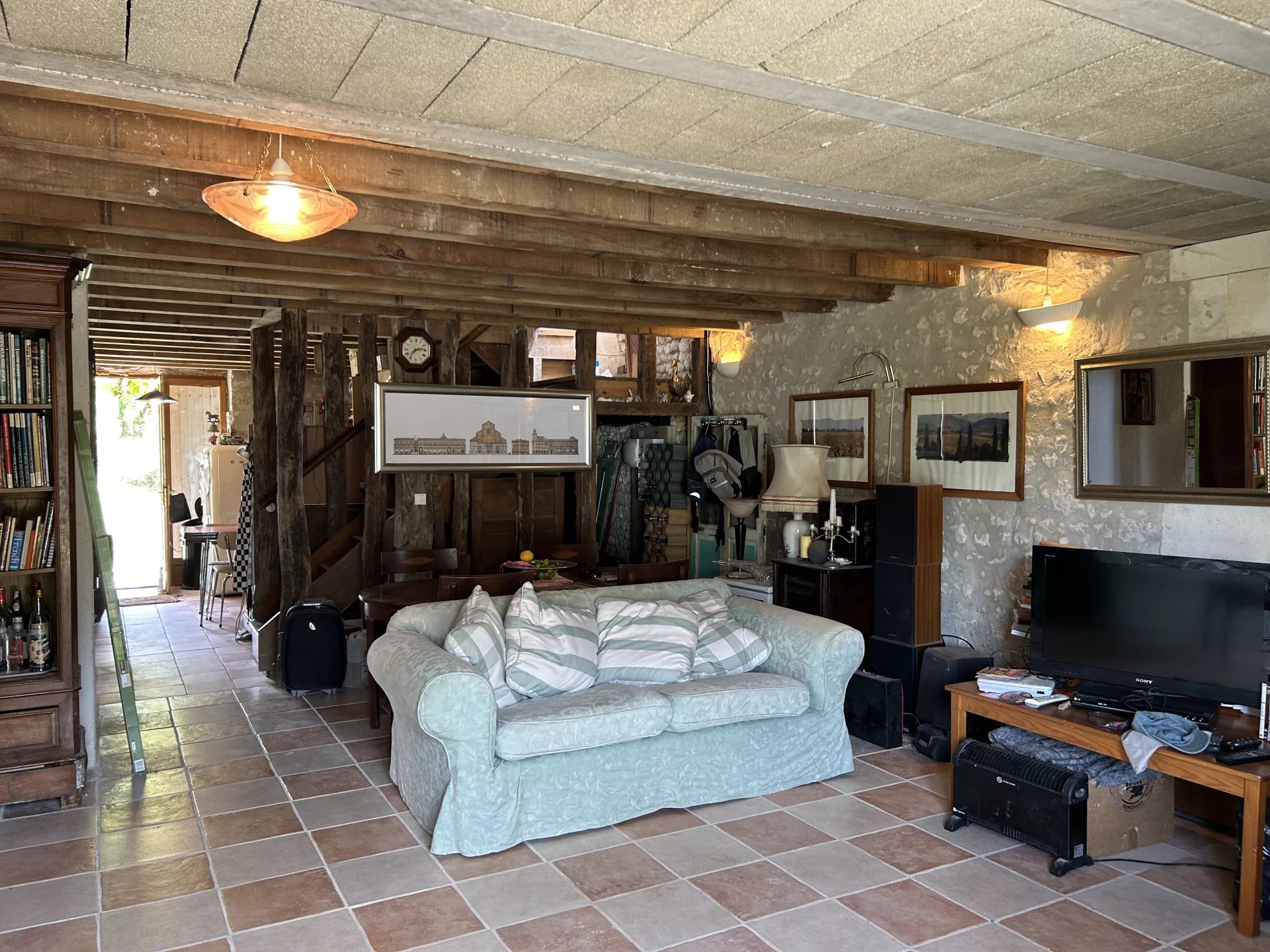 Peaceful 2-dwelling accommodation on 1 hectare, Poitou-Charentes – France – BVI74534