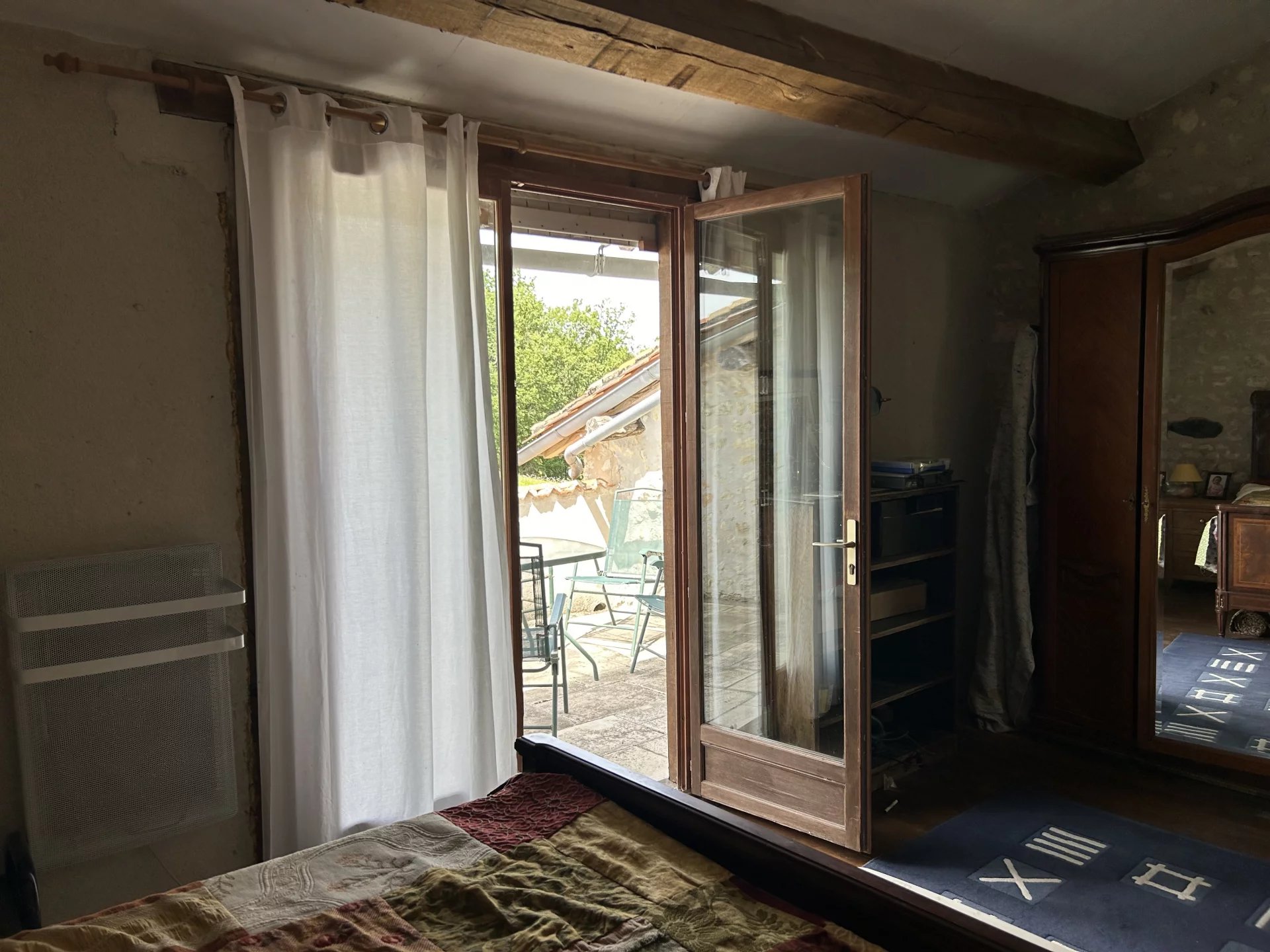 Peaceful 2-dwelling accommodation on 1 hectare, Poitou-Charentes – France – BVI74534