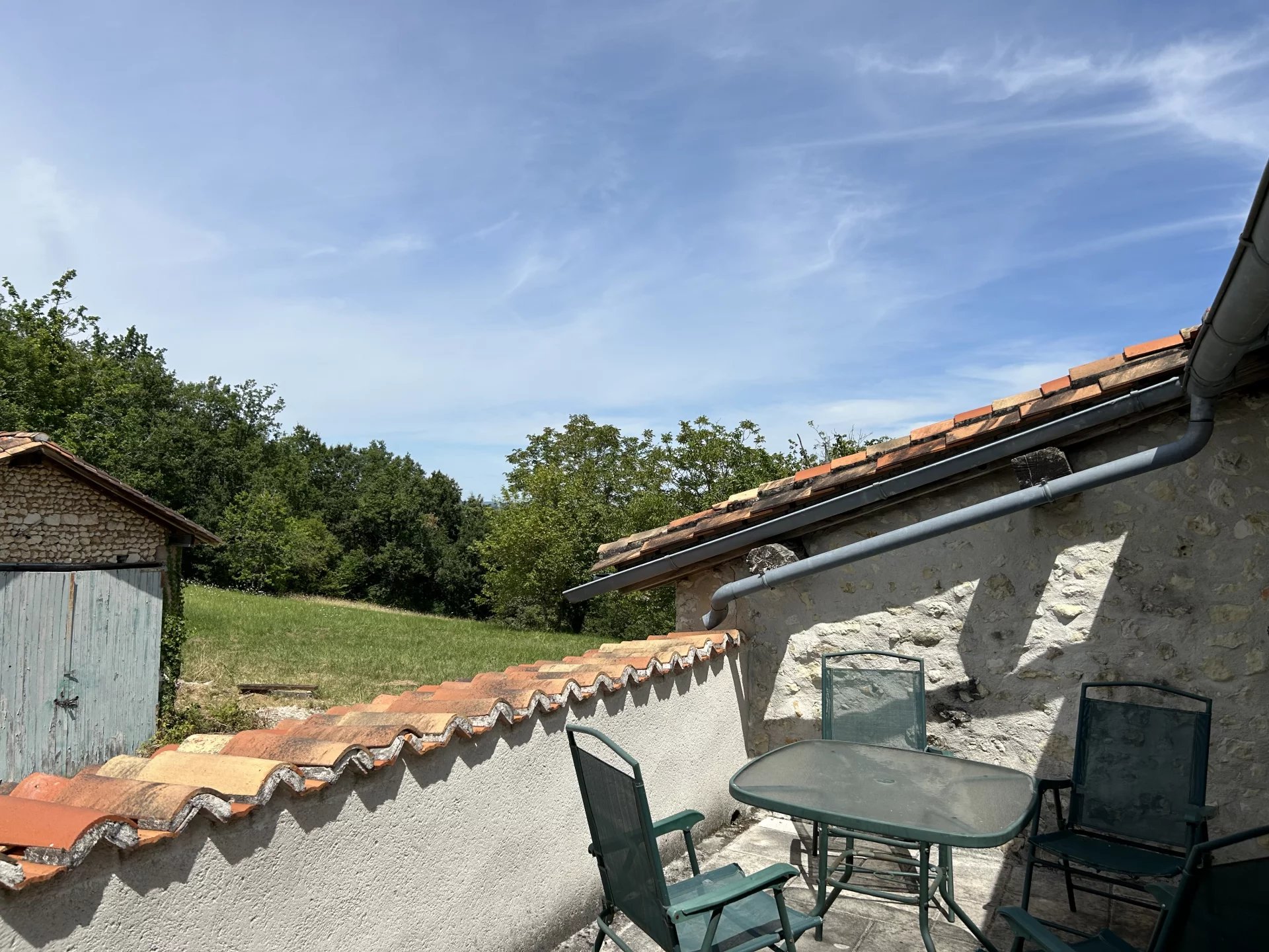 Peaceful 2-dwelling accommodation on 1 hectare, Poitou-Charentes – France – BVI74534