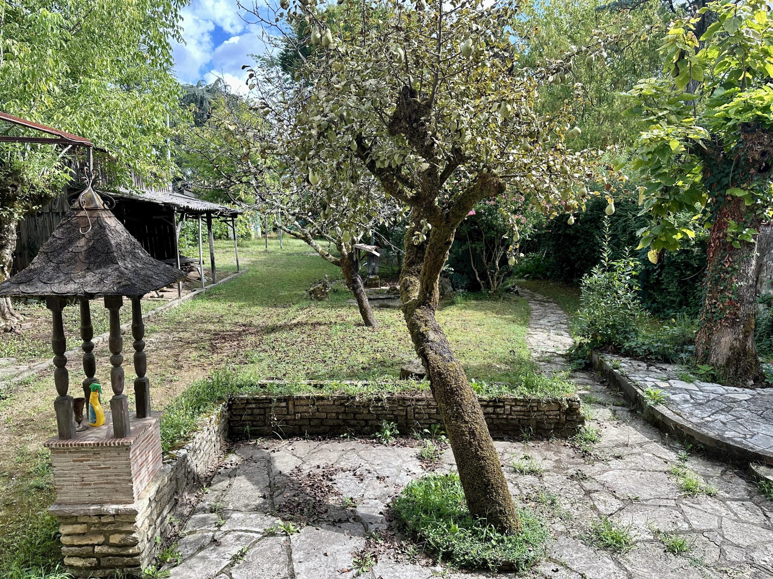 Renovation Opportunity in Bergerac – Spacious 6-Room Home near the Dordogne, Aquitaine – France – BVI77102