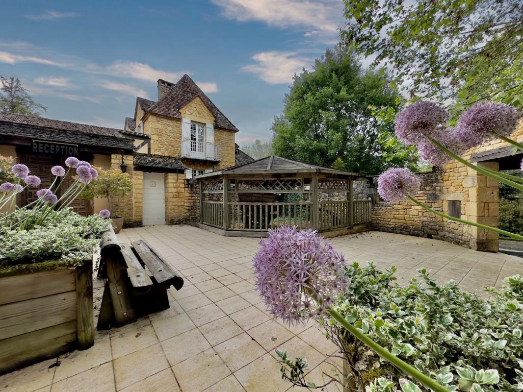 38 bedroom demeure in Sarlat La Caneda, Dordogne, France