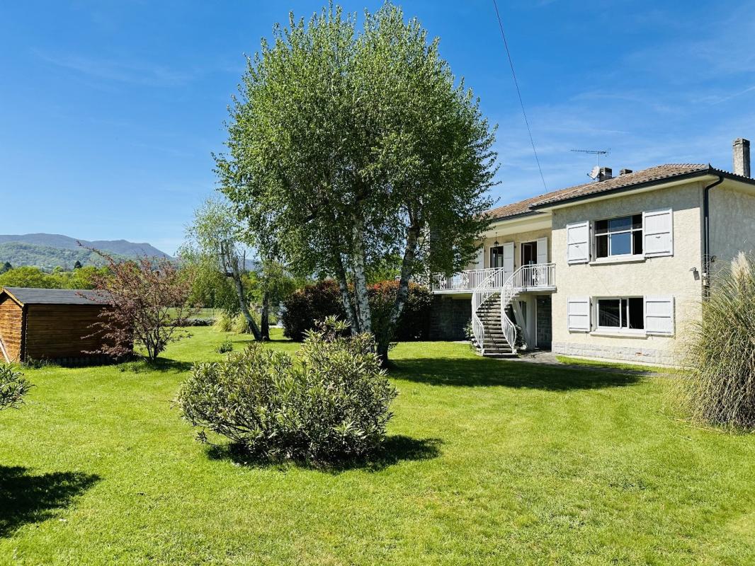 5 bedroom maison in Lorp Sentaraille, Ariège, France