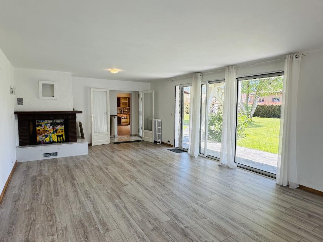 5 bedroom maison in Lorp Sentaraille, Ariège, France