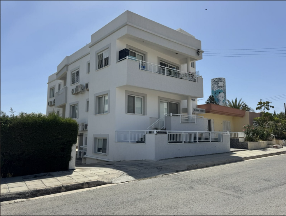 Near the Sea – 2-Bedroom Apartment with Parking, Geroskipou, Paphos