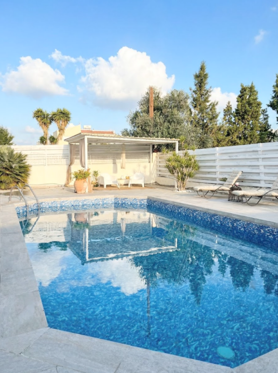 Villa Salieri –Spacious 3 Bedroom Furnished Bungalow Villa with Pool, Coral Bay, Paphos