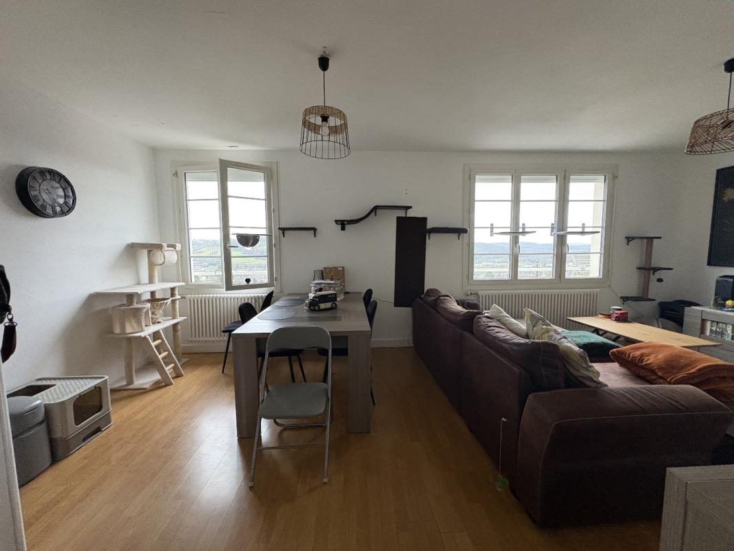 2 bedroom t5 in Figeac, Lot, France