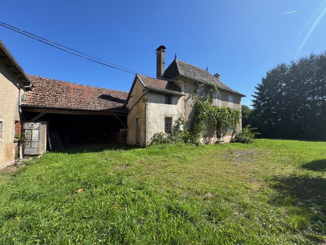 3 bedroom corps de ferme in Montsalvy, Cantal, France