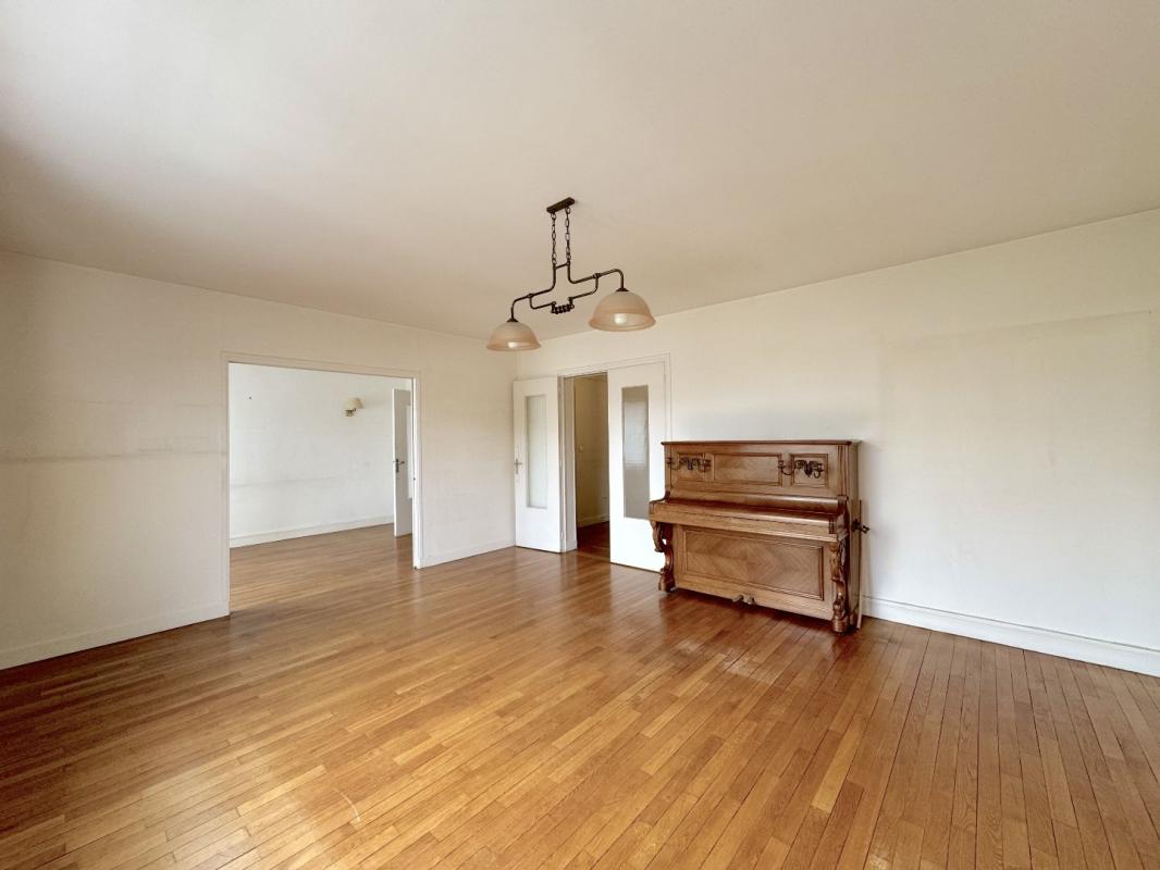 2 bedroom t4 in Asnieres Sur Seine, Hauts-de-Seine, France