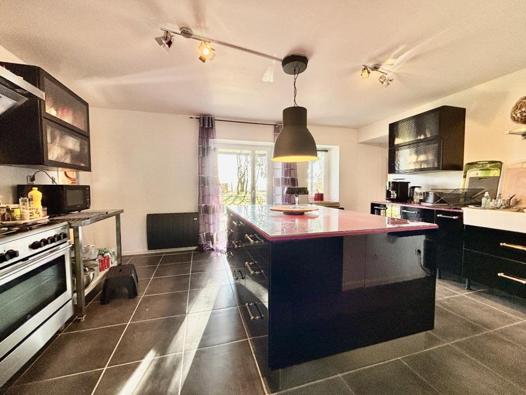 6 bedroom maison in Saint Fraigne, Charente, France